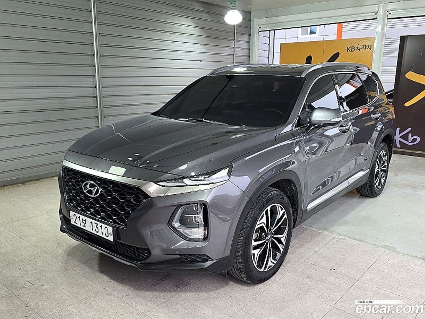 Main__Slider__Photo:Santafe Hyundai 2018.8-0