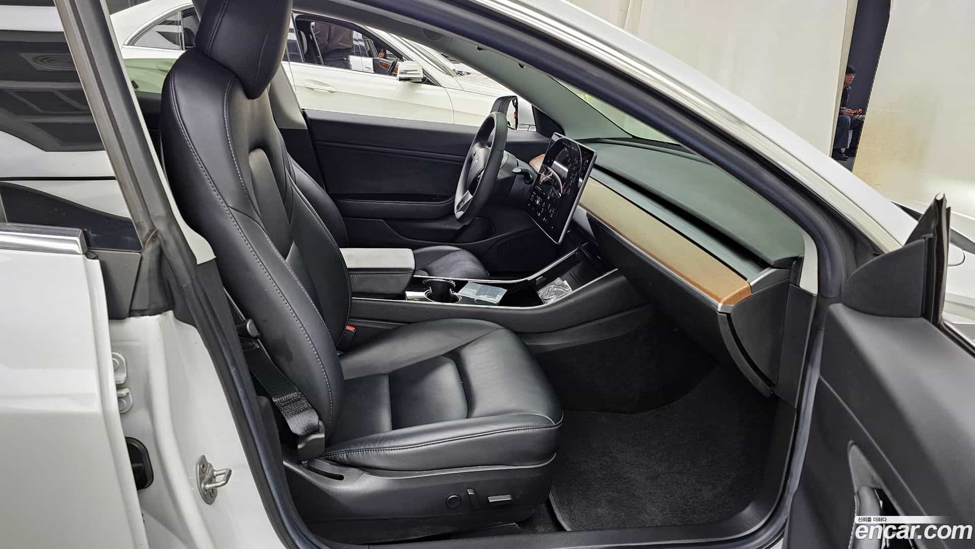 Model 3 Tesla 2019.10-INNER-10