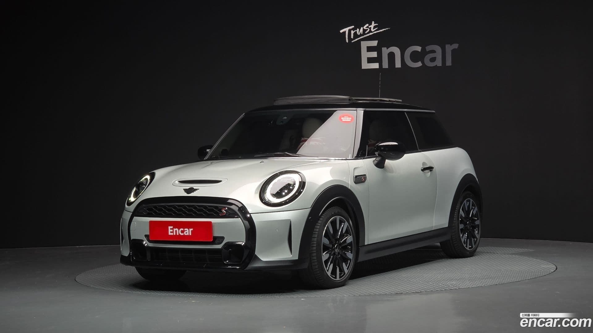 Main__Slider__Photo:Cooper Mini 2022.11-0