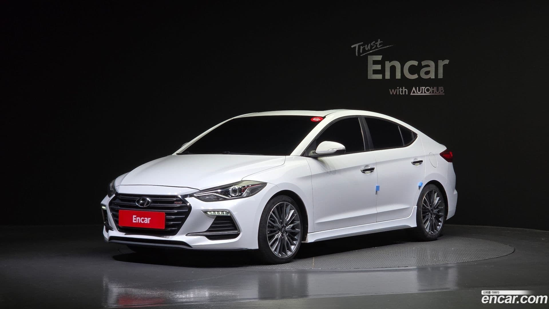 Main__Slider__Photo:AVANTE Hyundai 2016.6-0
