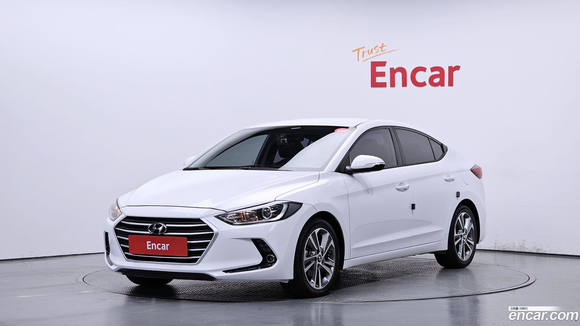 Main__Slider__Photo:AVANTE Hyundai 2018.0-0