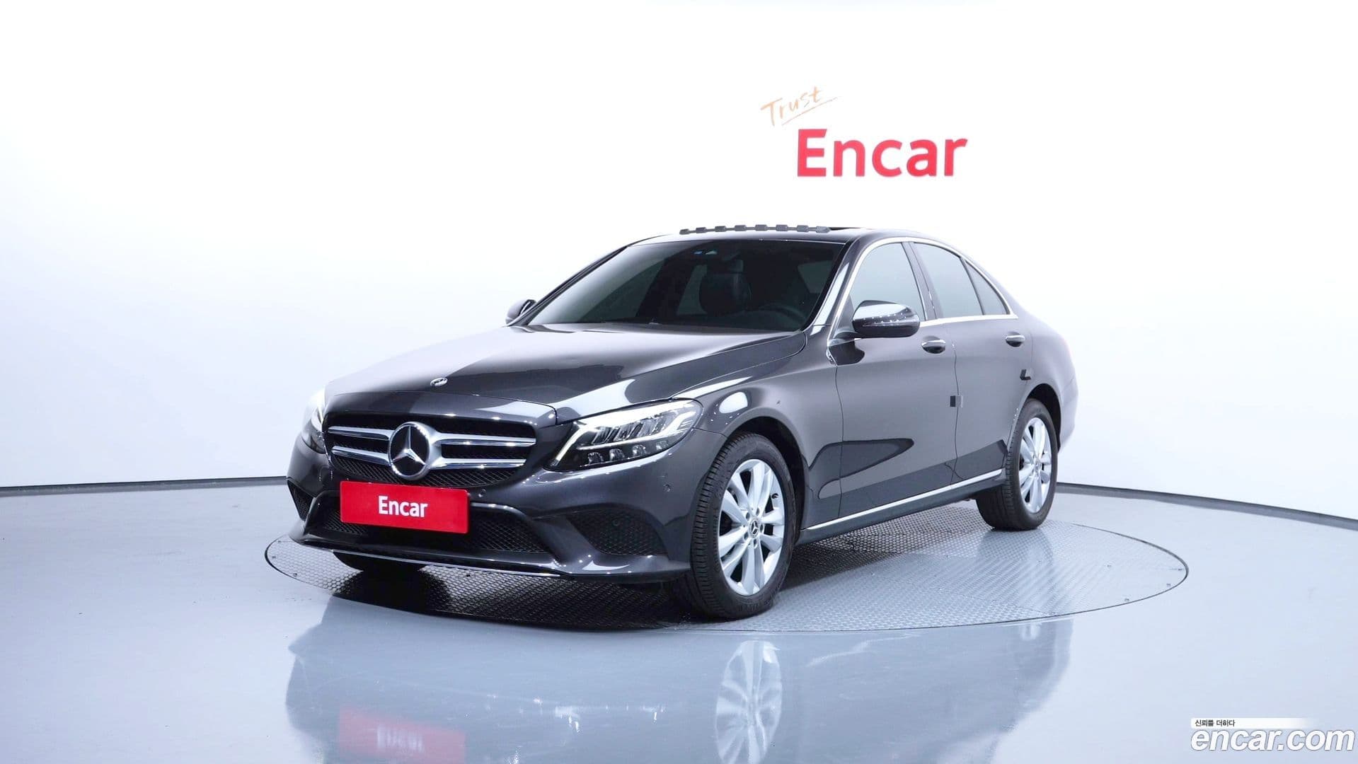 Main__Slider__Photo:C-Class Mercedes-Benz 2020.6-0
