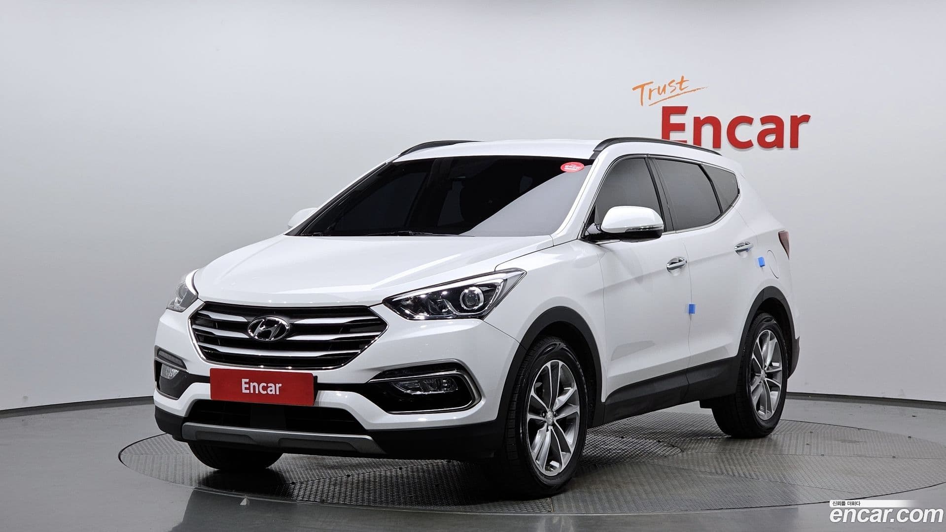 Main__Slider__Photo:Santafe Hyundai 2016.9-0