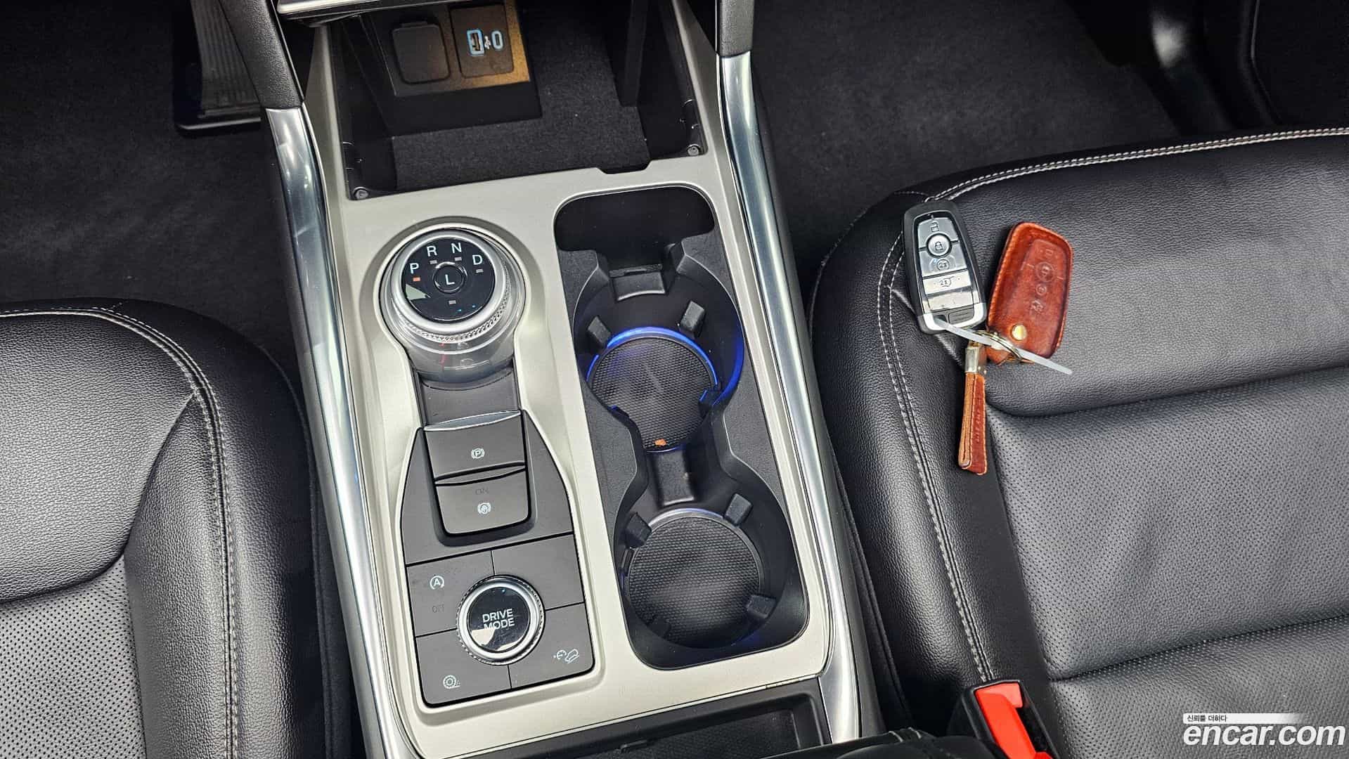 Explorer Ford 2021.11-INNER-009
