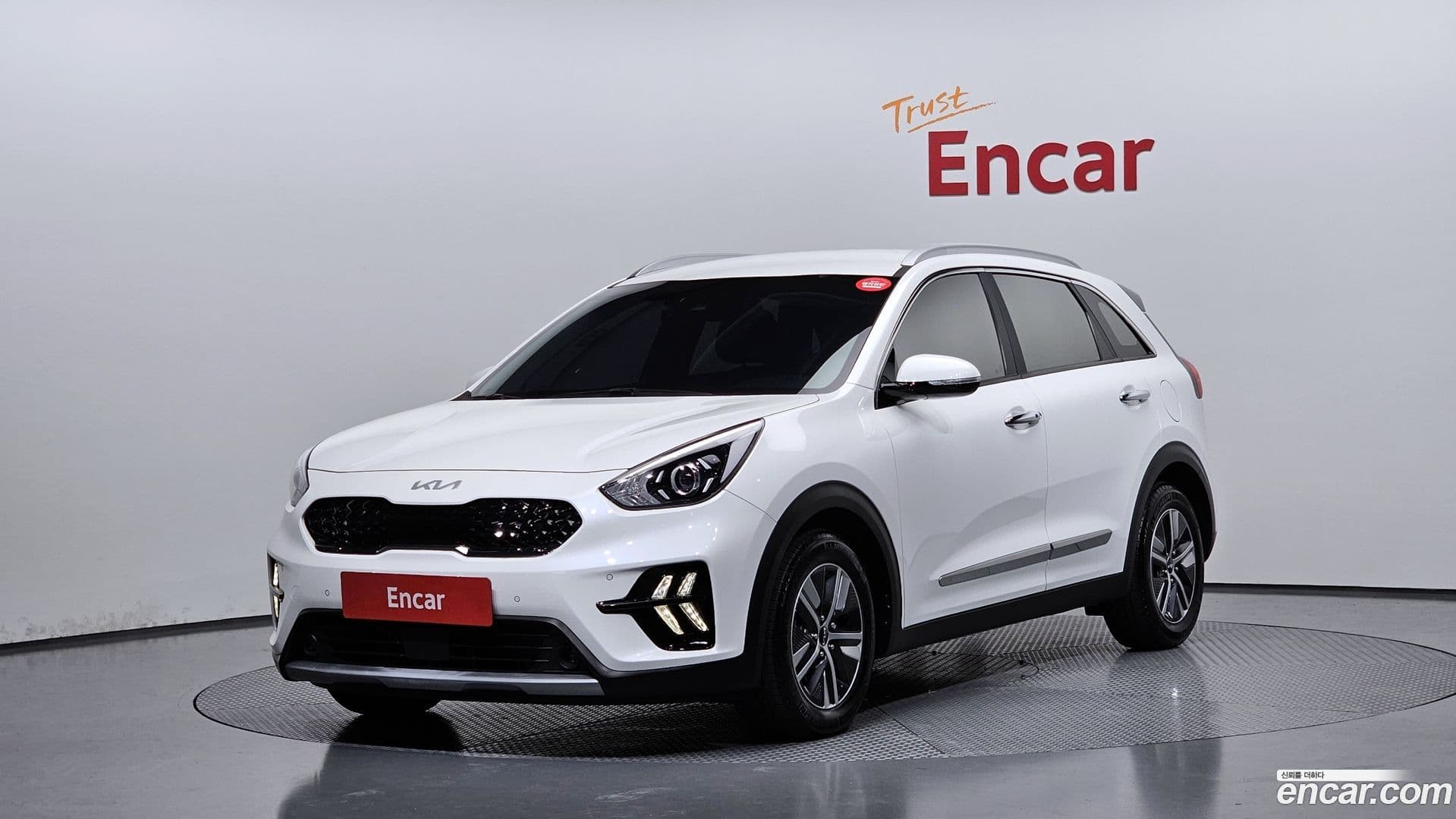 Main__Slider__Photo:Niro Kia 2021.11-0