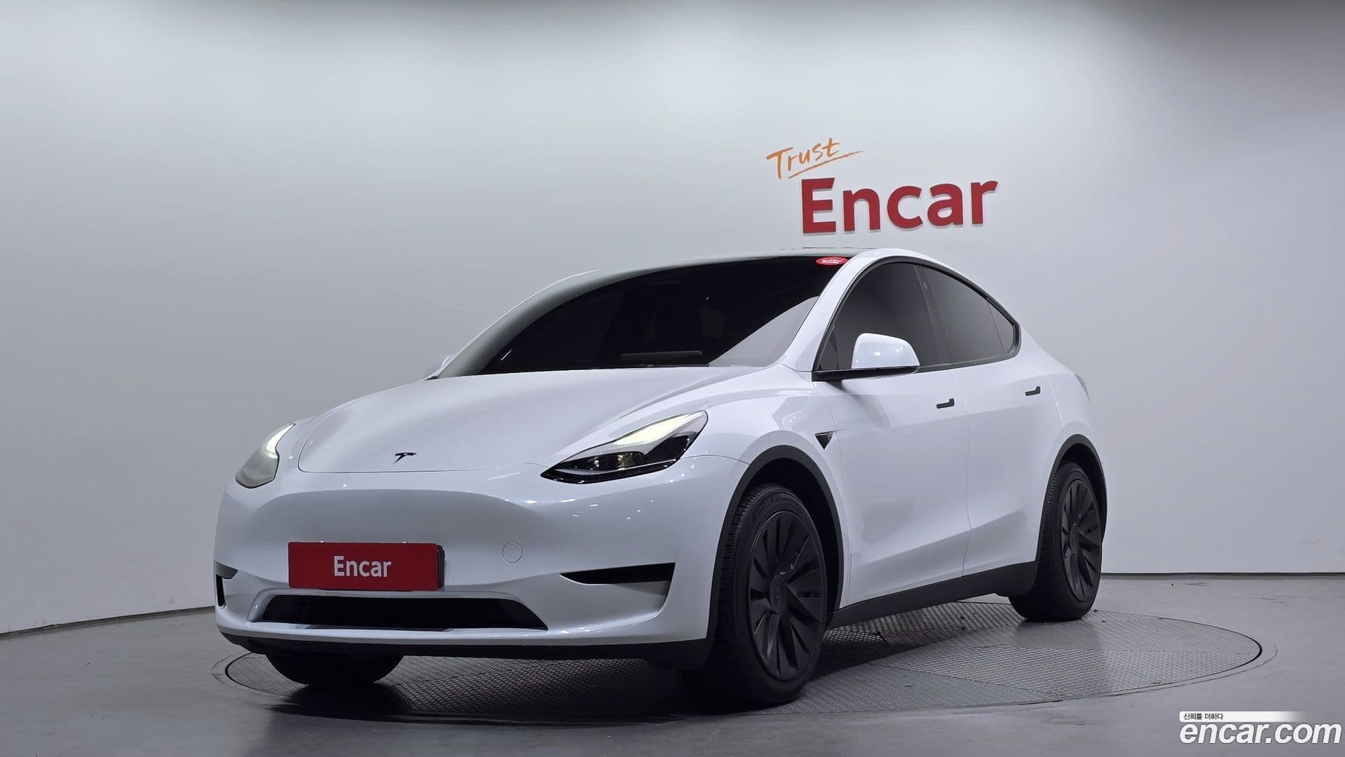 Main__Slider__Photo:Model Y Tesla 2023.8-0