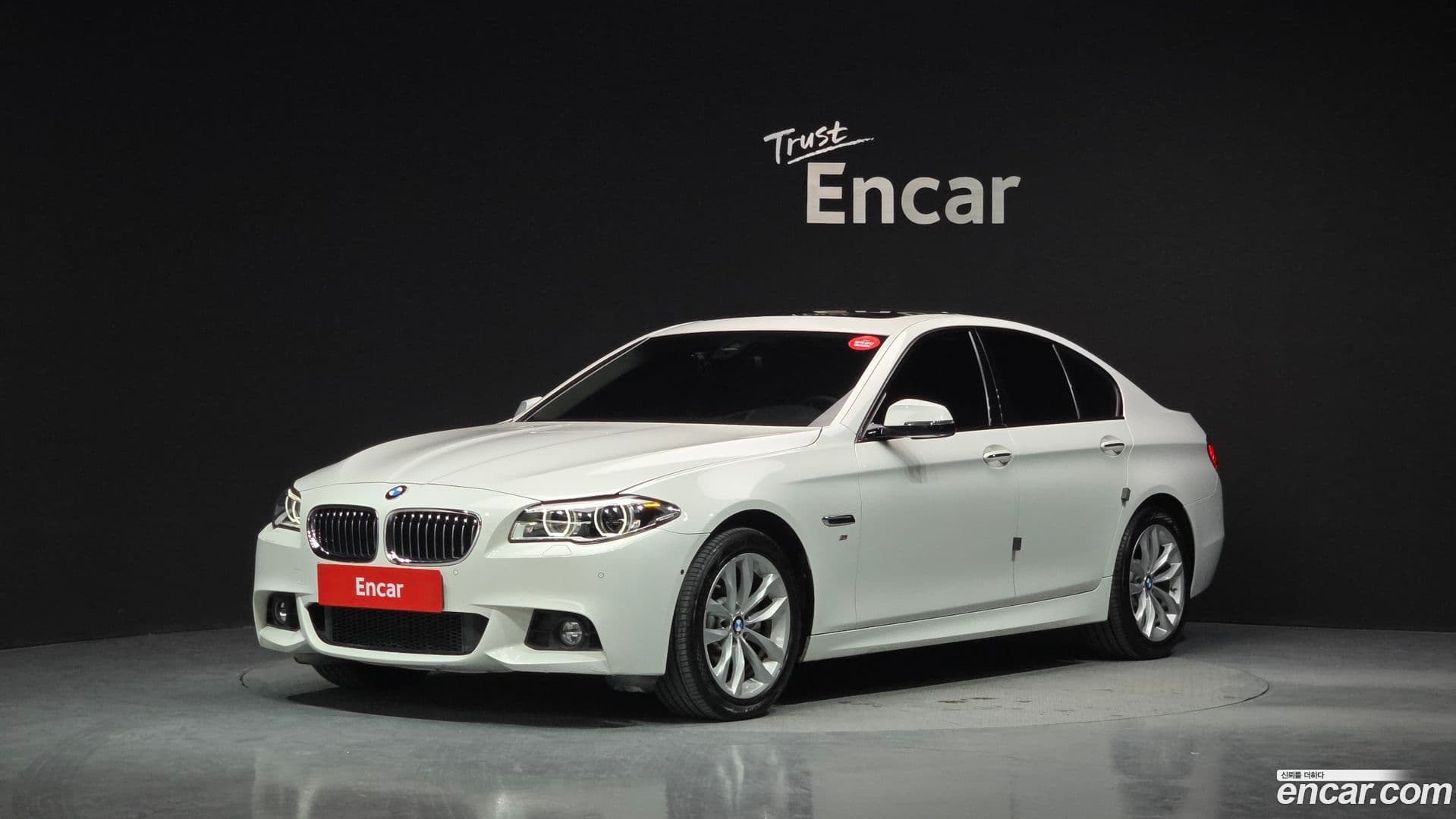 Main__Slider__Photo:5-Series BMW 2015.8-0