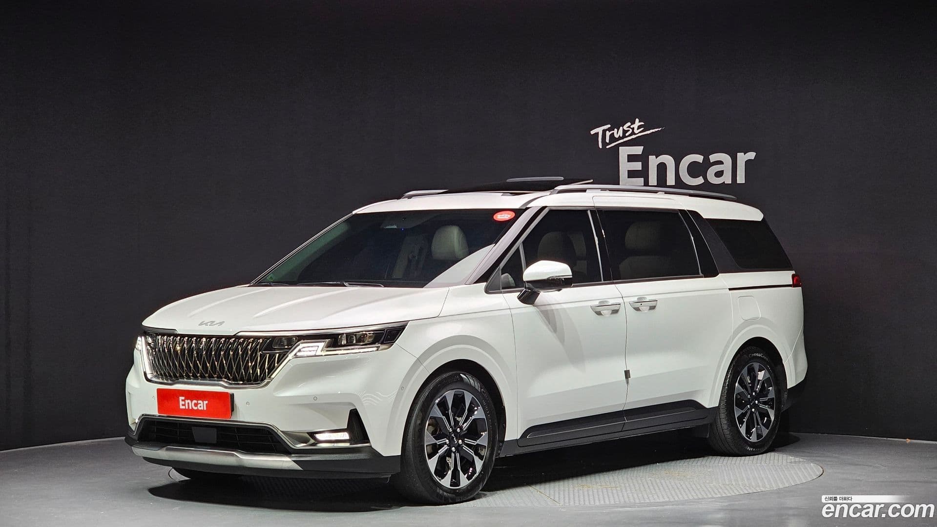 Main__Slider__Photo:Canival Kia 2023.10-0
