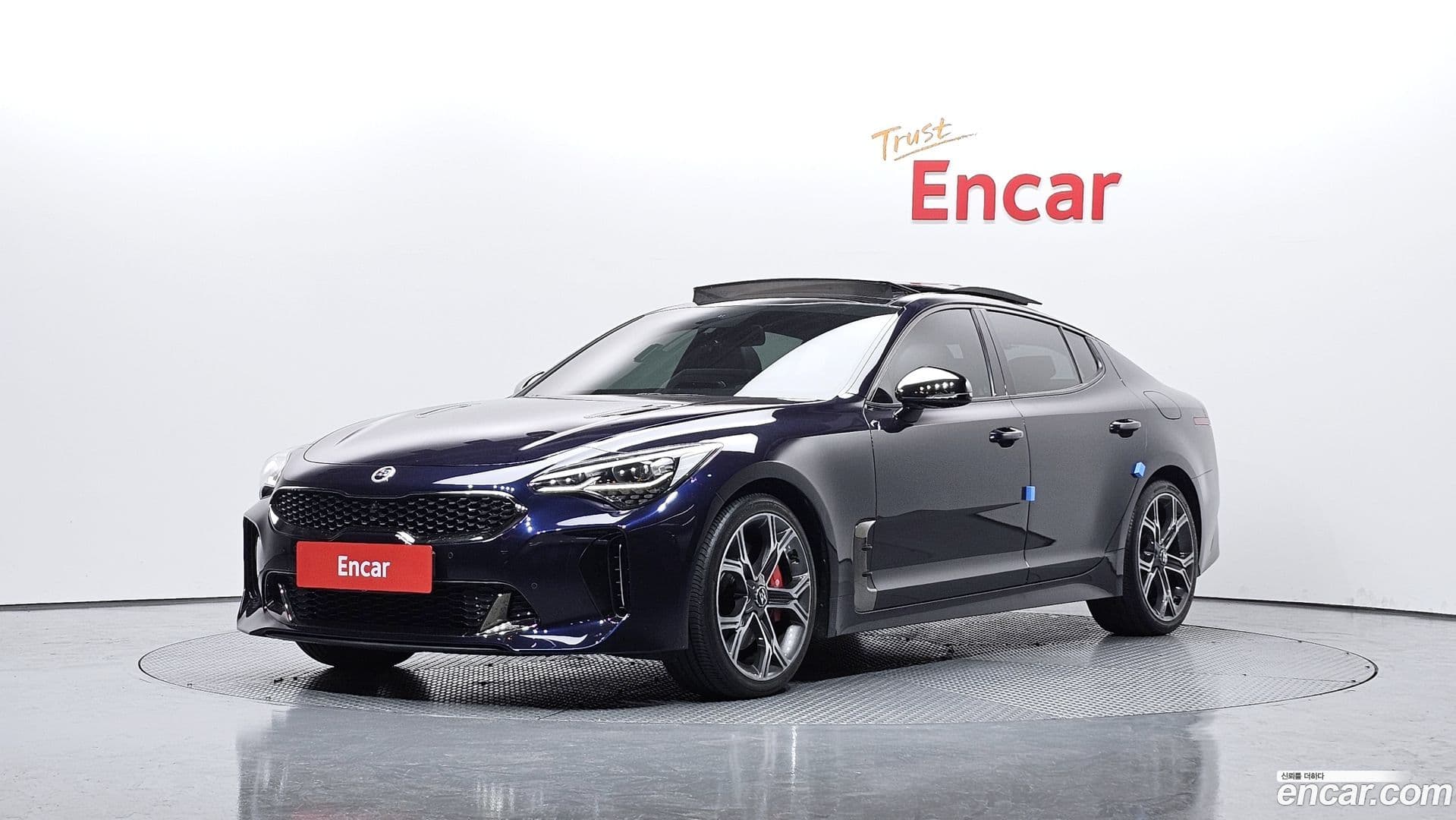 Main__Slider__Photo:Stinger Kia 2018.5-0
