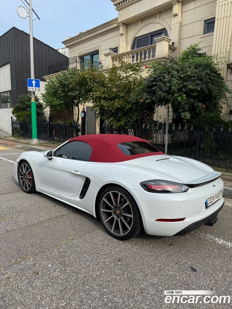 Main__Slider__Photo:718 Porsche 2017.0-0