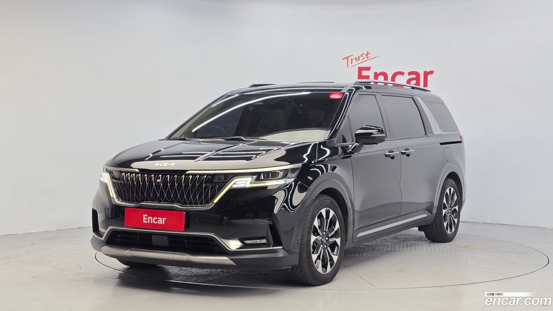 Main__Slider__Photo:Canival Kia 2022.2-0