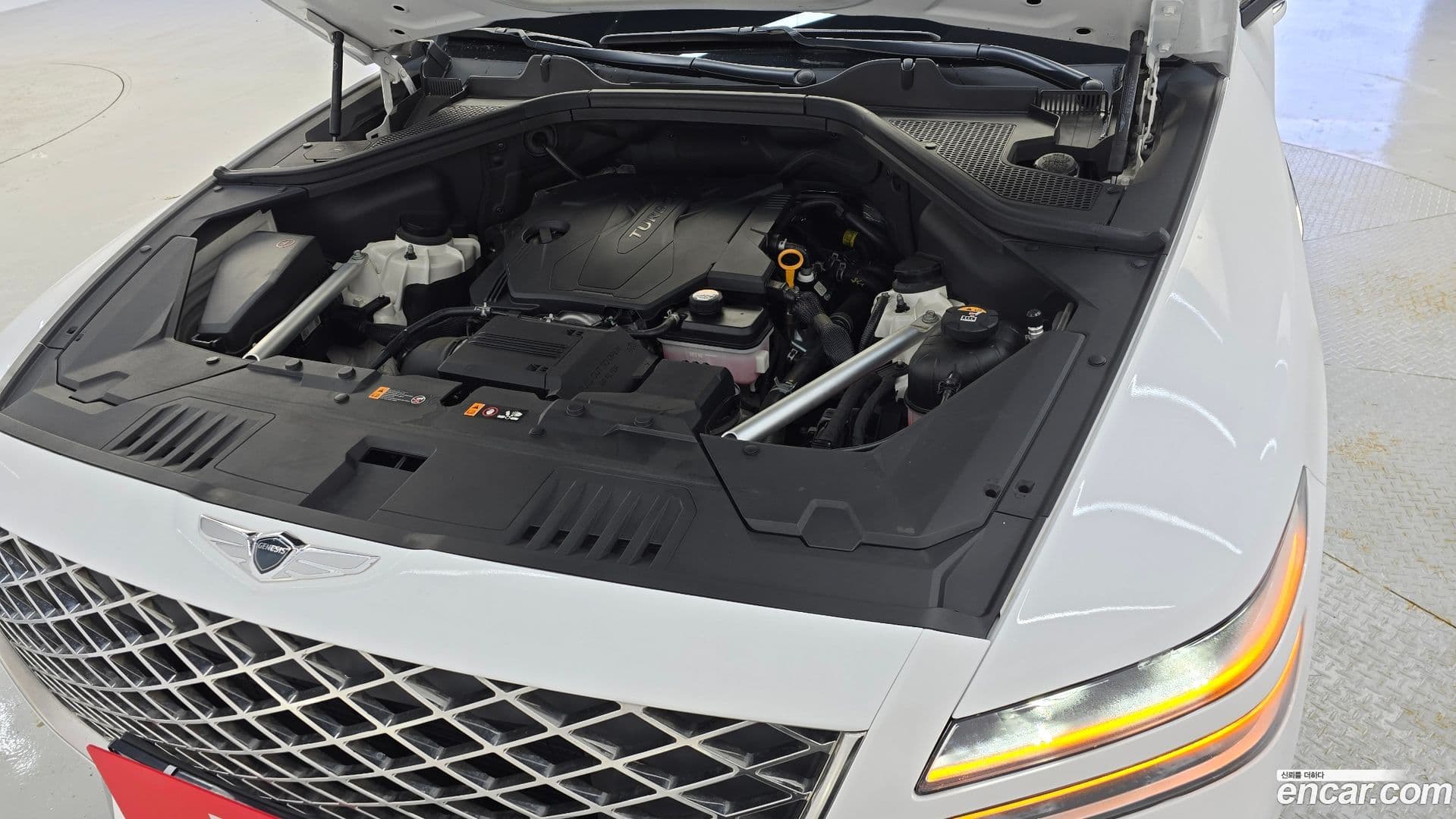 Main__Slider__Photo:GV80 Genesis 2022.3-5