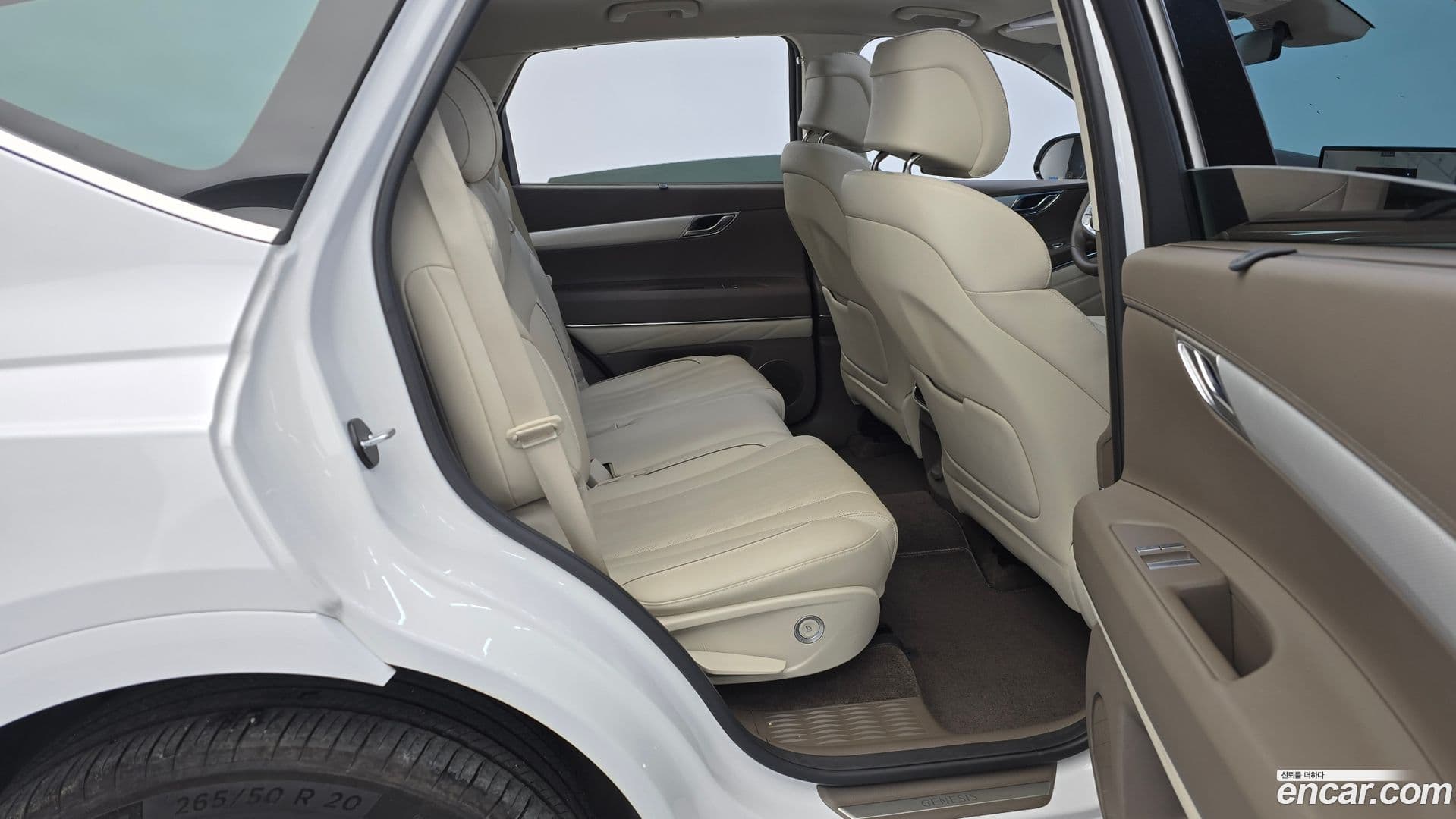 Main__Slider__Photo:GV80 Genesis 2022.3-11