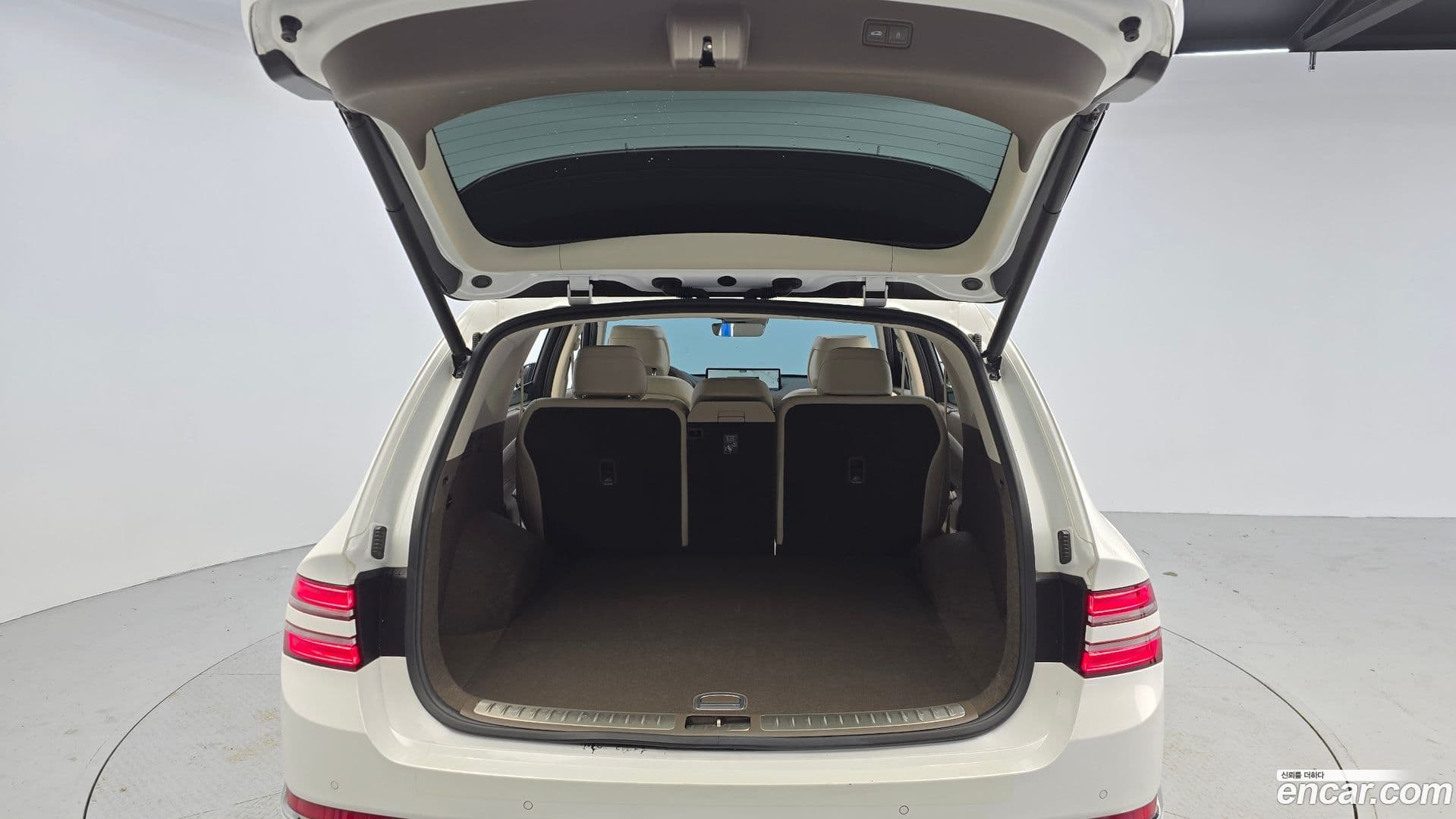 Main__Slider__Photo:GV80 Genesis 2022.3-19