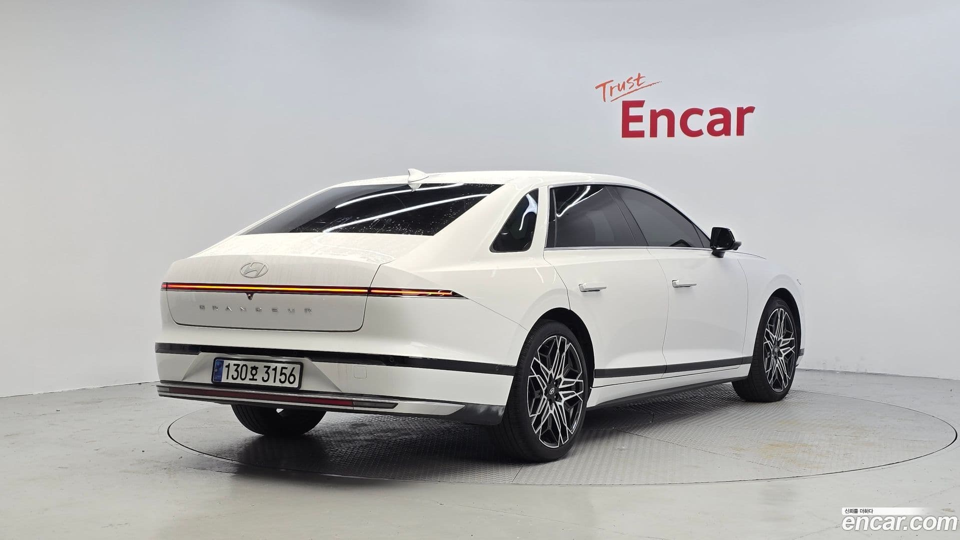 Main__Slider__Photo:Grandeur Hyundai 2023.6-1