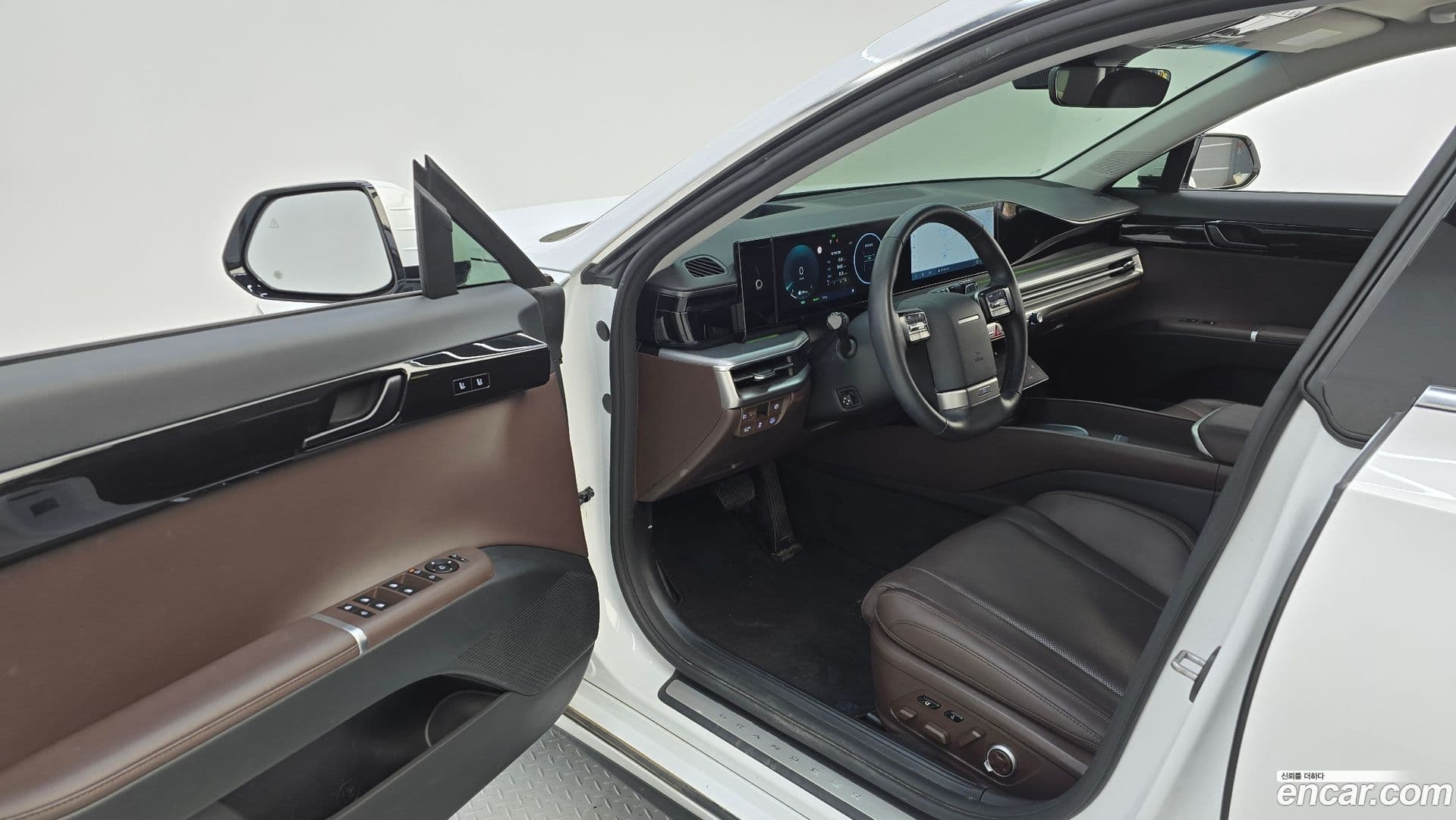 Main__Slider__Photo:Grandeur Hyundai 2023.6-9