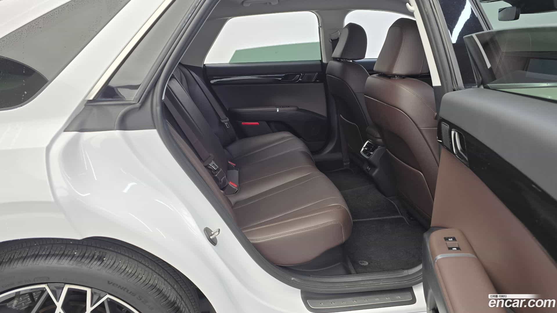 Grandeur Hyundai 2023.6-OPTION-016