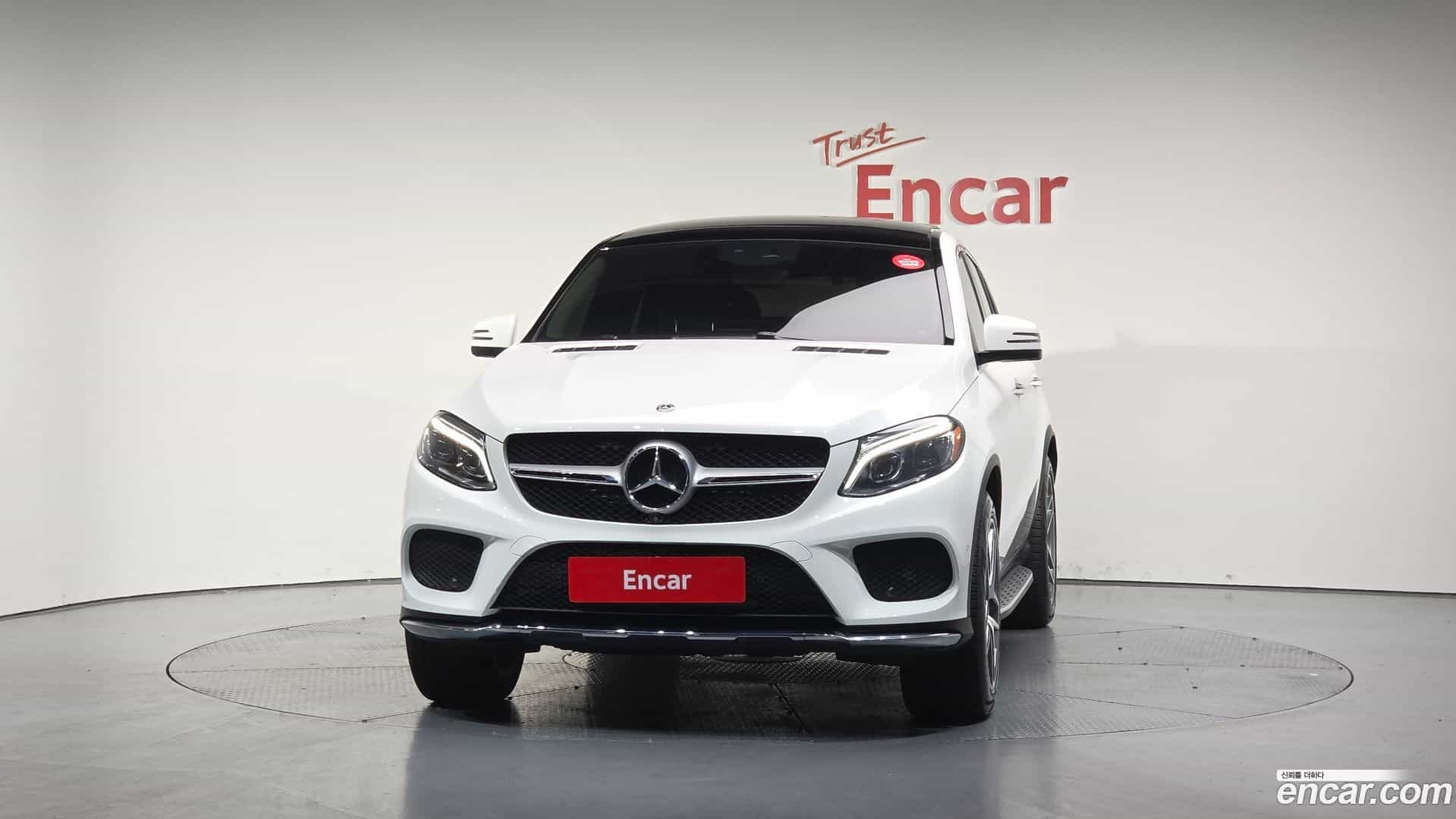 GLE-Class Mercedes-Benz 2018.8-OUTER-003