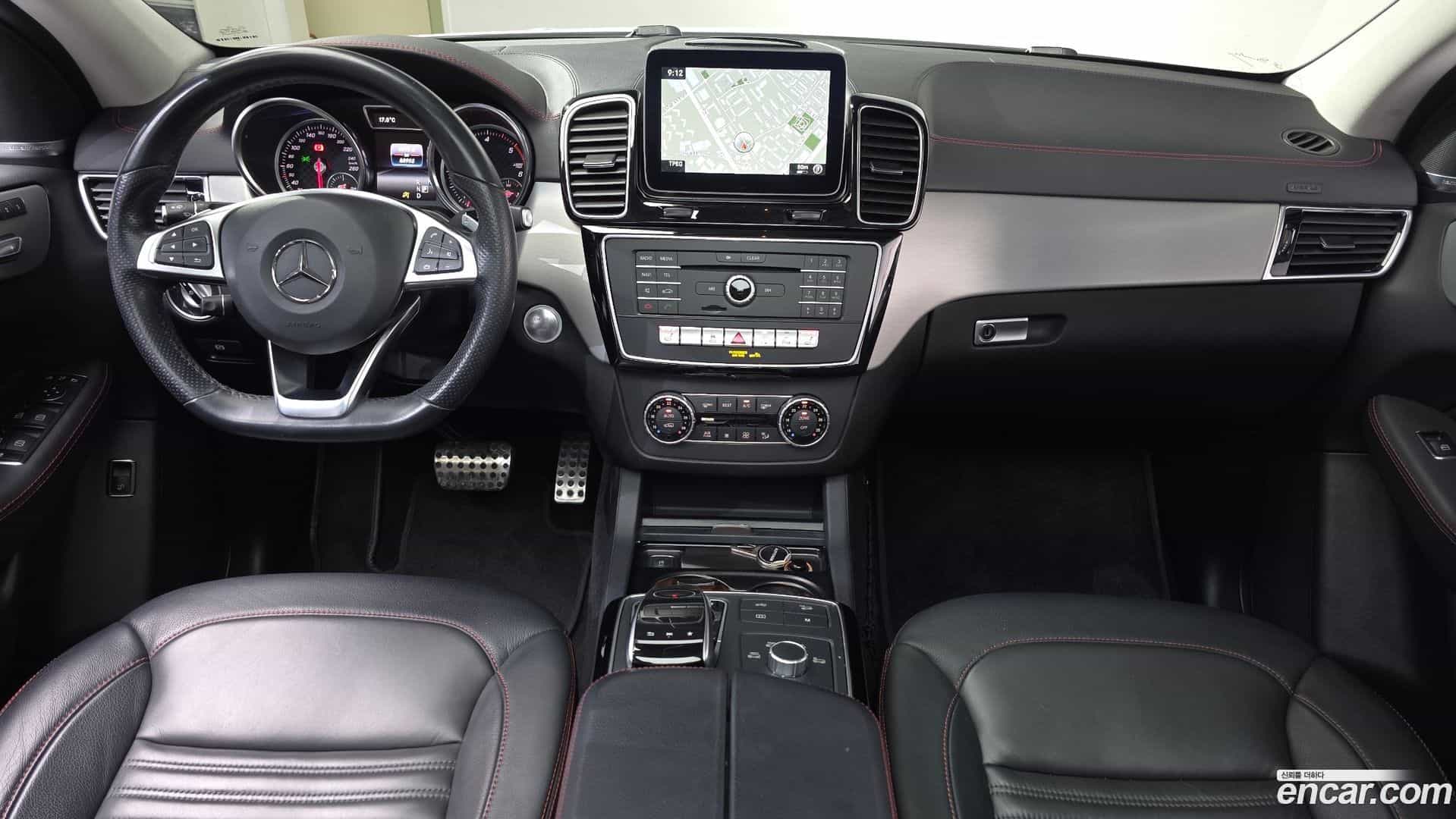 GLE-Class Mercedes-Benz 2018.8-INNER-007