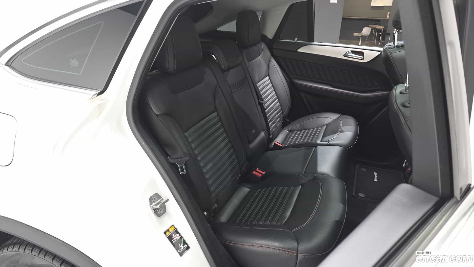 GLE-Class Mercedes-Benz 2018.8-OPTION-015