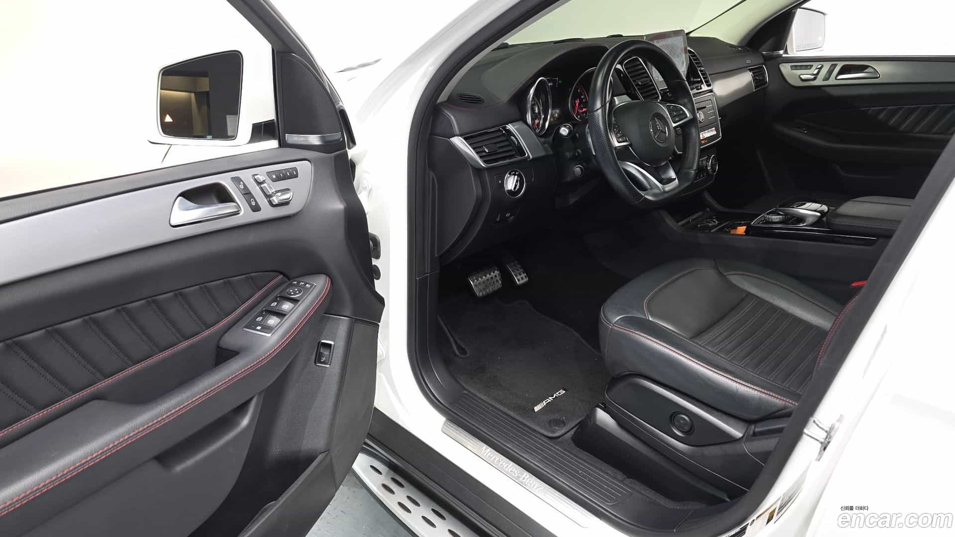 GLE-Class Mercedes-Benz 2018.8-OPTION-016