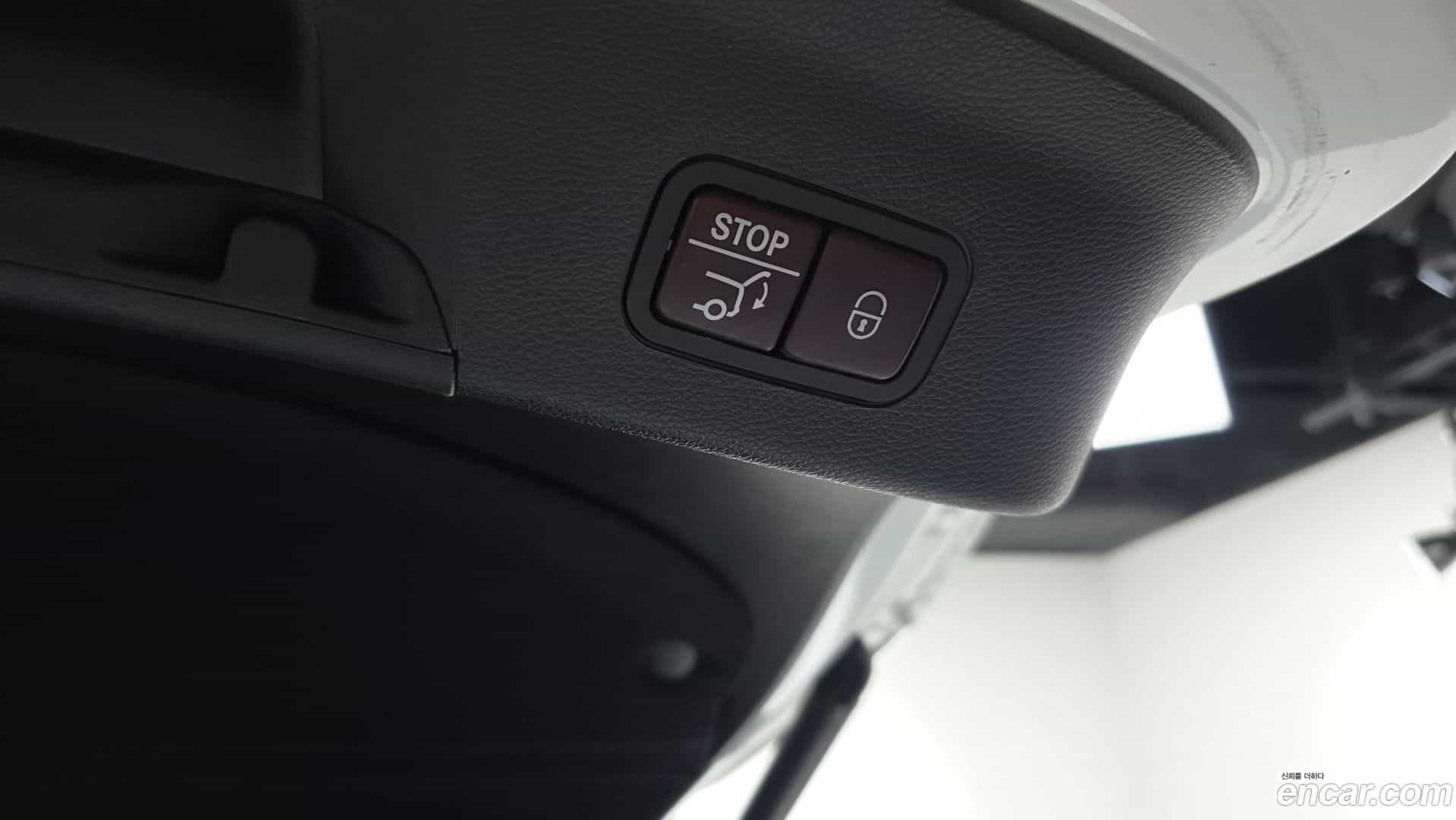 GLE-Class Mercedes-Benz 2018.8-OPTION-024