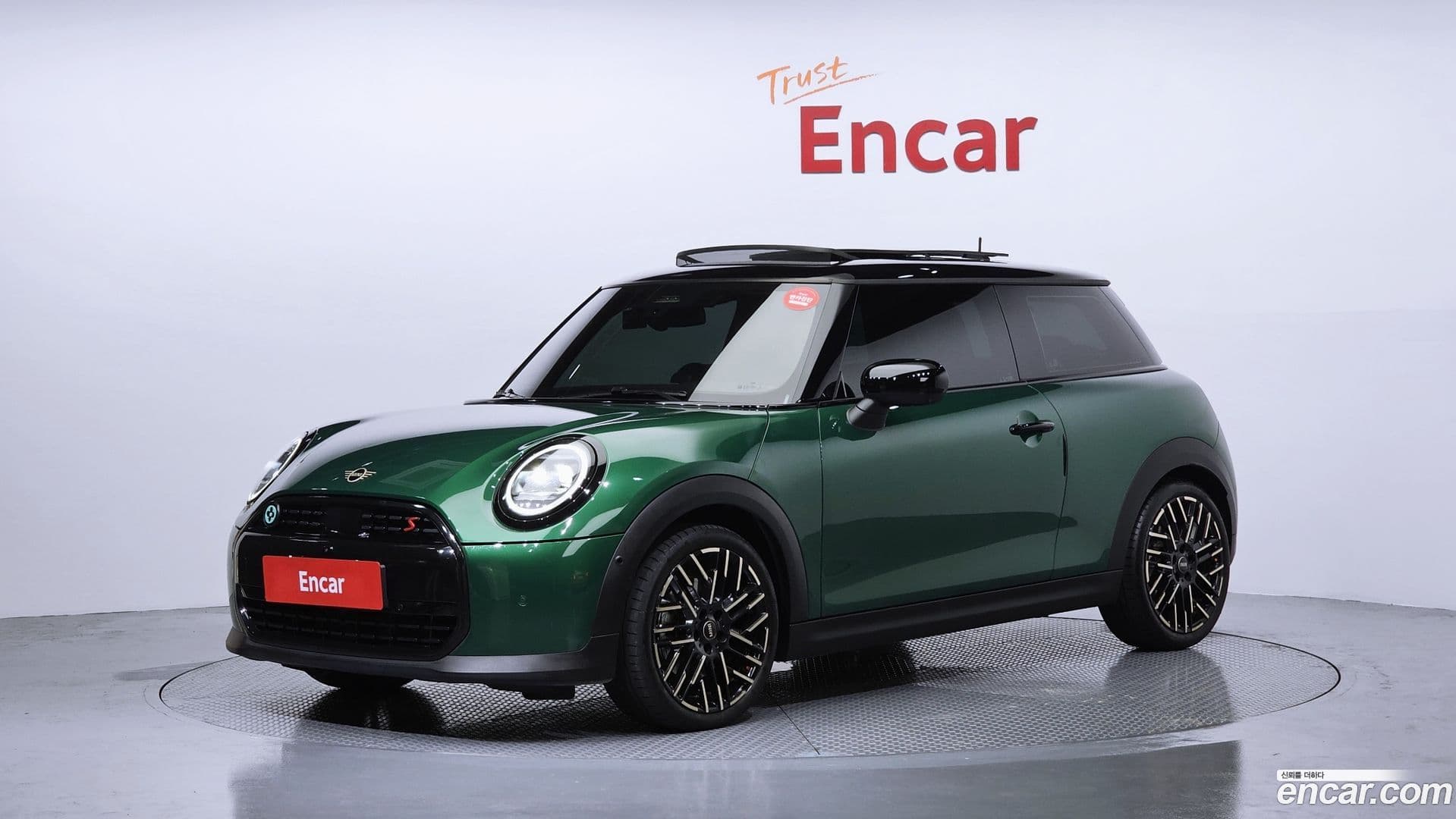 Main__Slider__Photo:Cooper Mini 2025.0-0