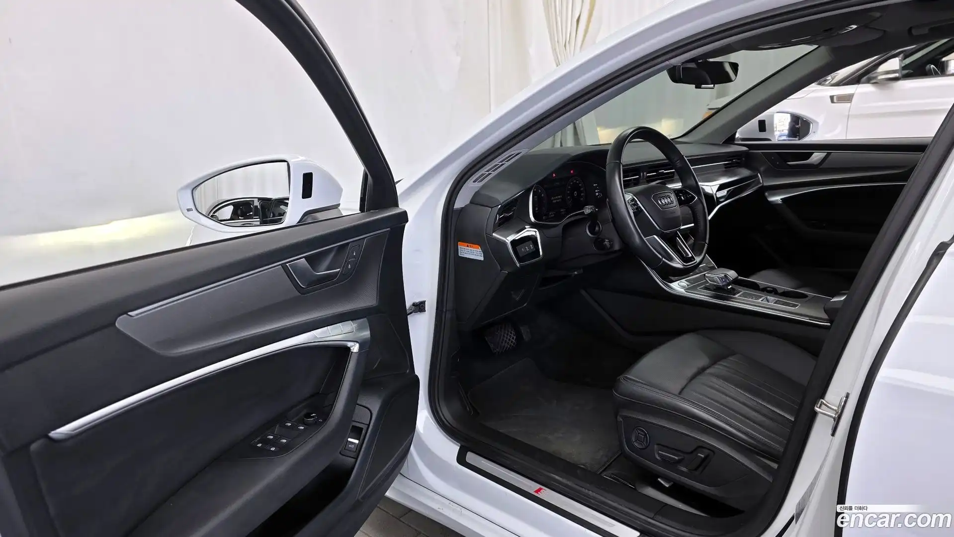 A6 Audi 2020.10-INNER-010