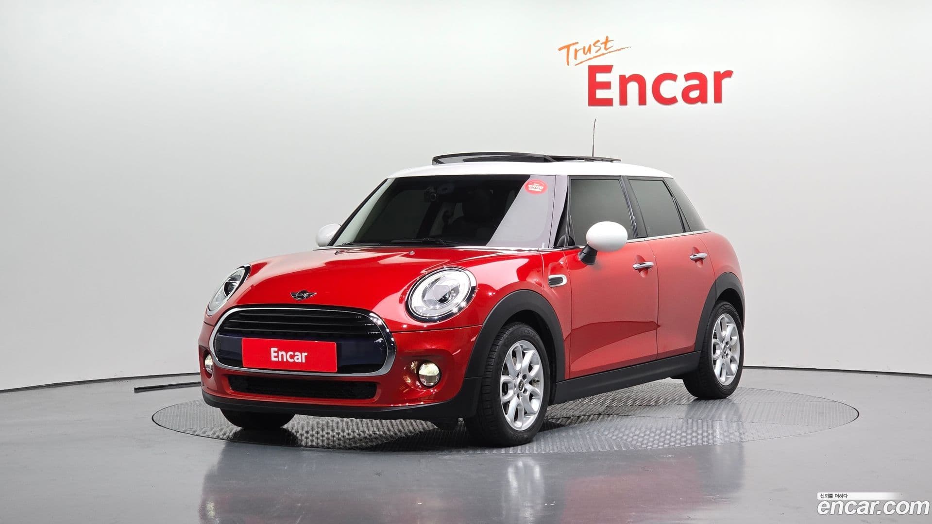 Main__Slider__Photo:Cooper Mini 2017.11-0