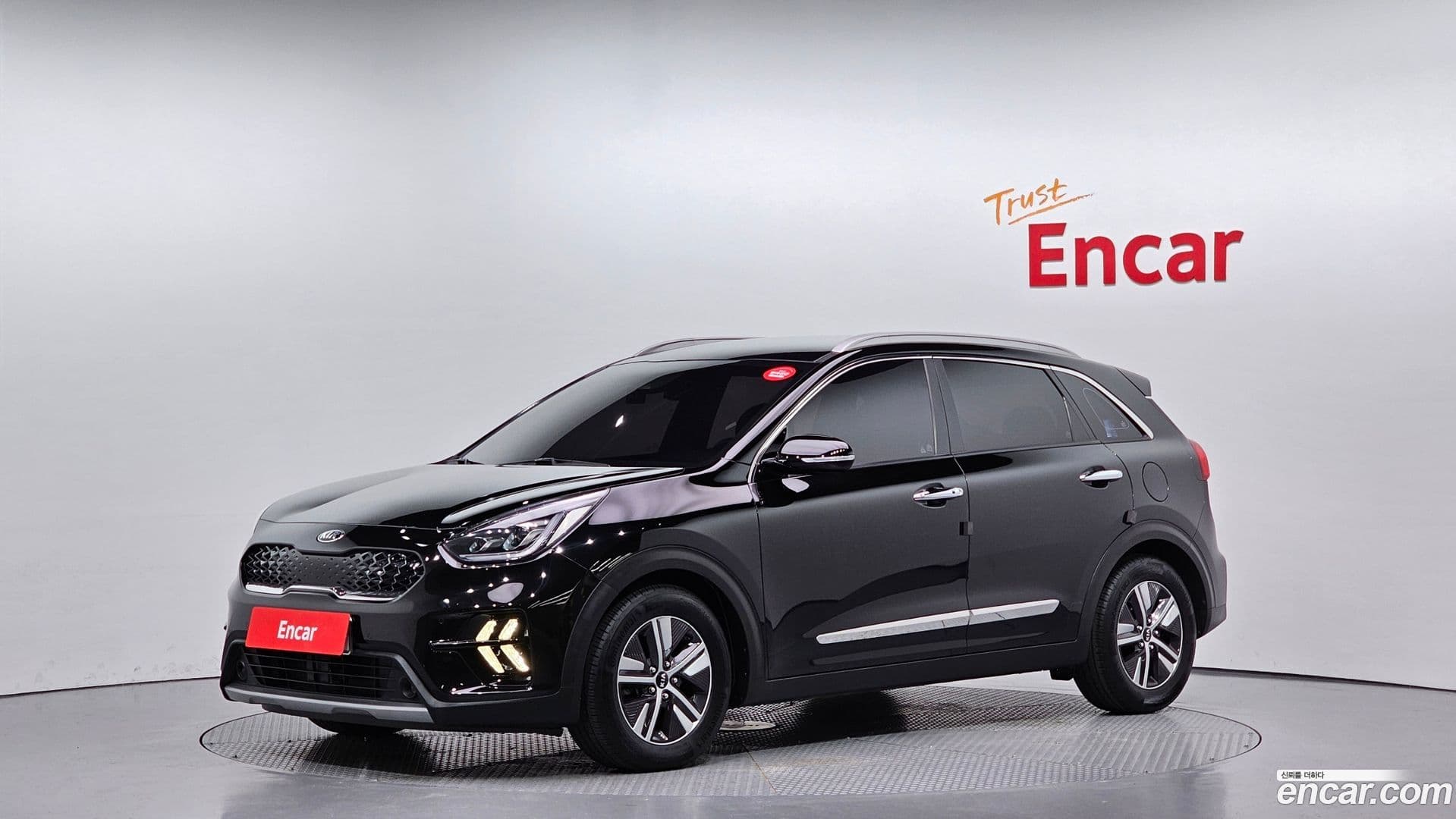 Main__Slider__Photo:Niro Kia 2019.6-0