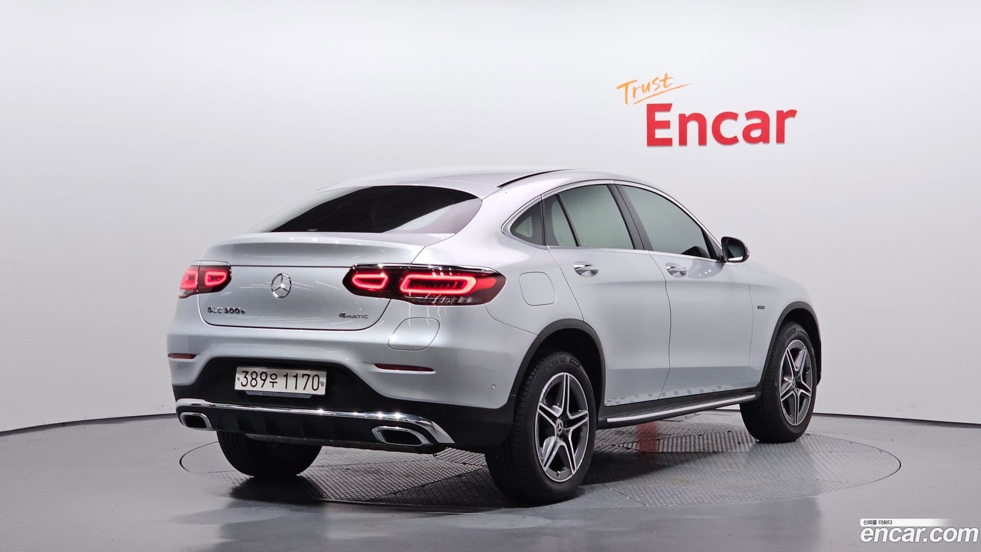Main__Slider__Photo:GLC-Class Mercedes-Benz 2020.9-0