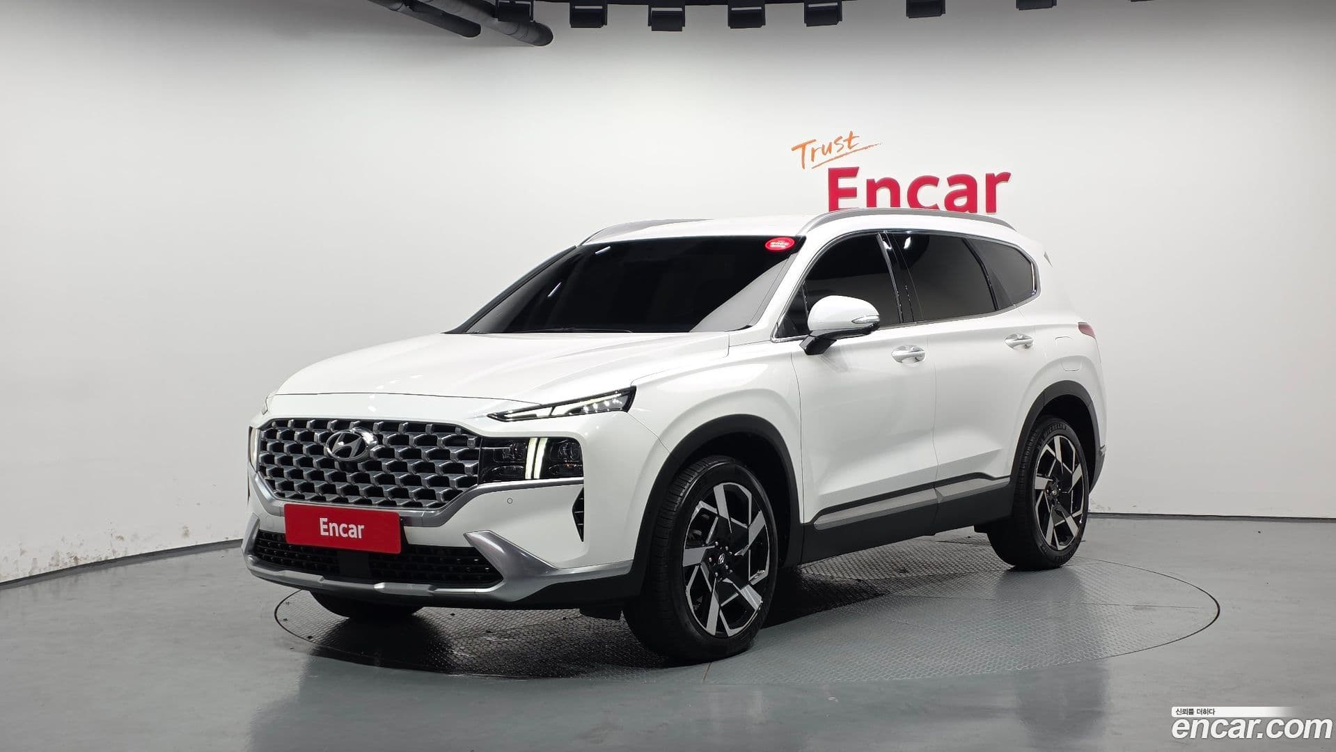 Main__Slider__Photo:Santafe Hyundai 2020.11-0