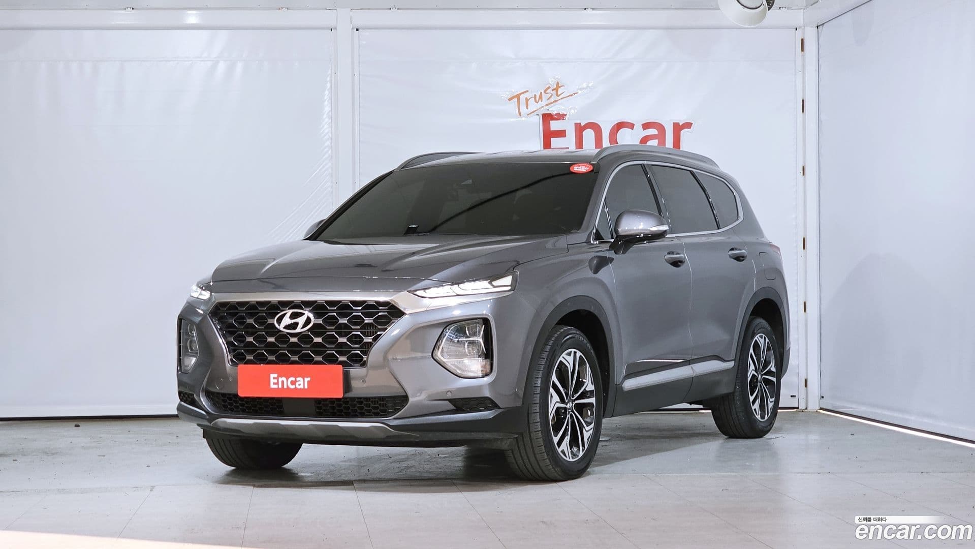 Main__Slider__Photo:Santafe Hyundai 2018.8-0