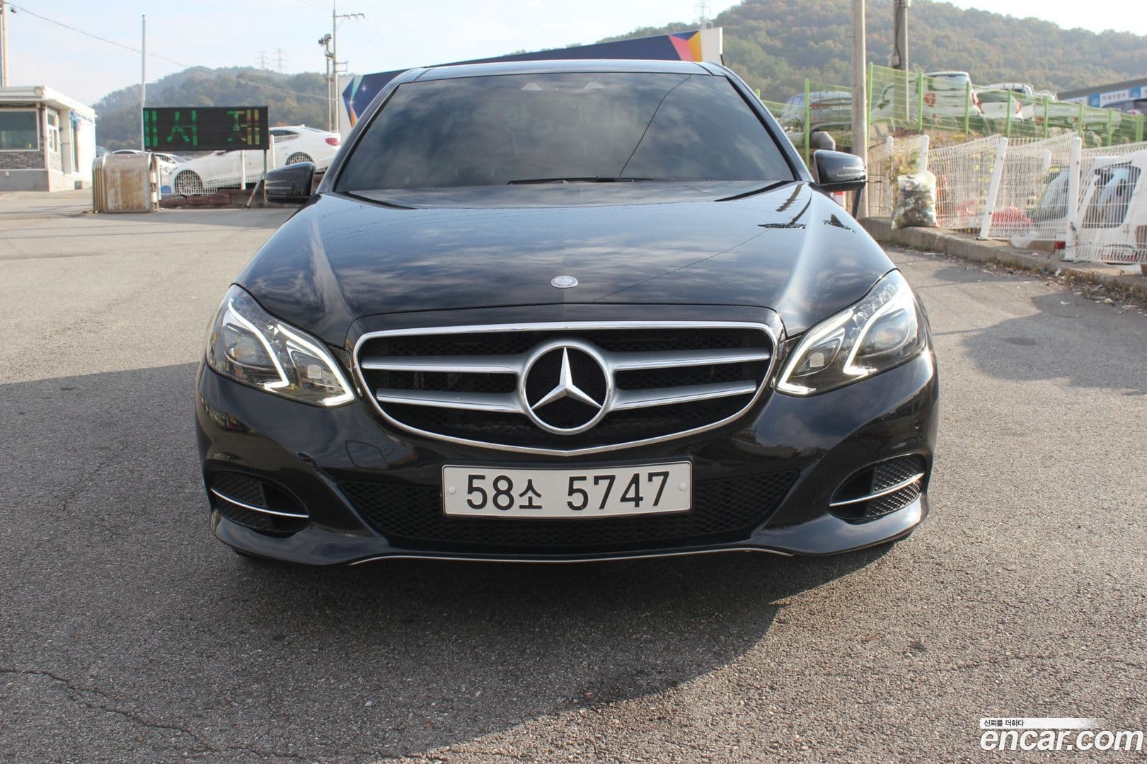 Main__Slider__Photo:E-Class Mercedes-Benz 2014.6-0