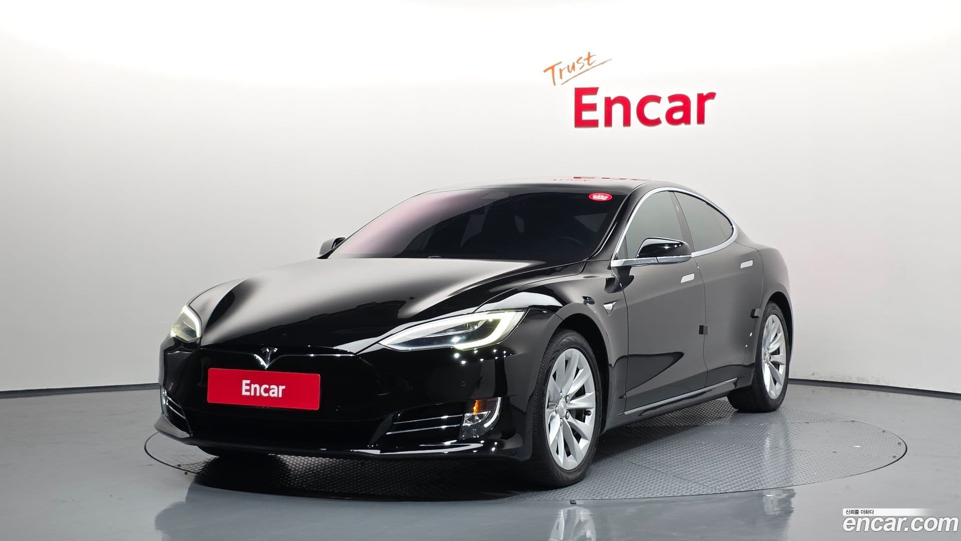 Main__Slider__Photo:Model S Tesla 2019.4-0
