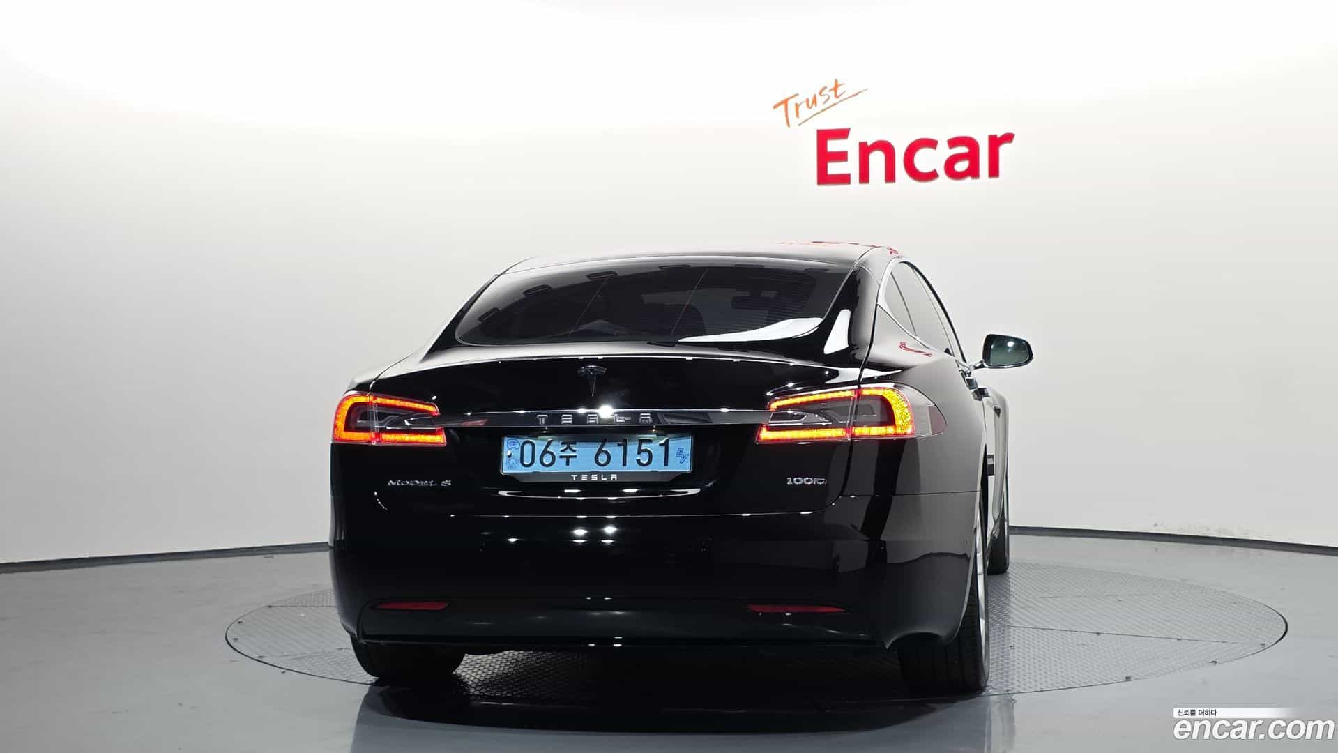 Model S Tesla 2019.4-OUTER-004