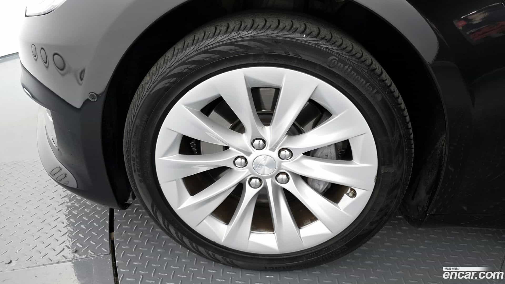 Model S Tesla 2019.4-OUTER-005