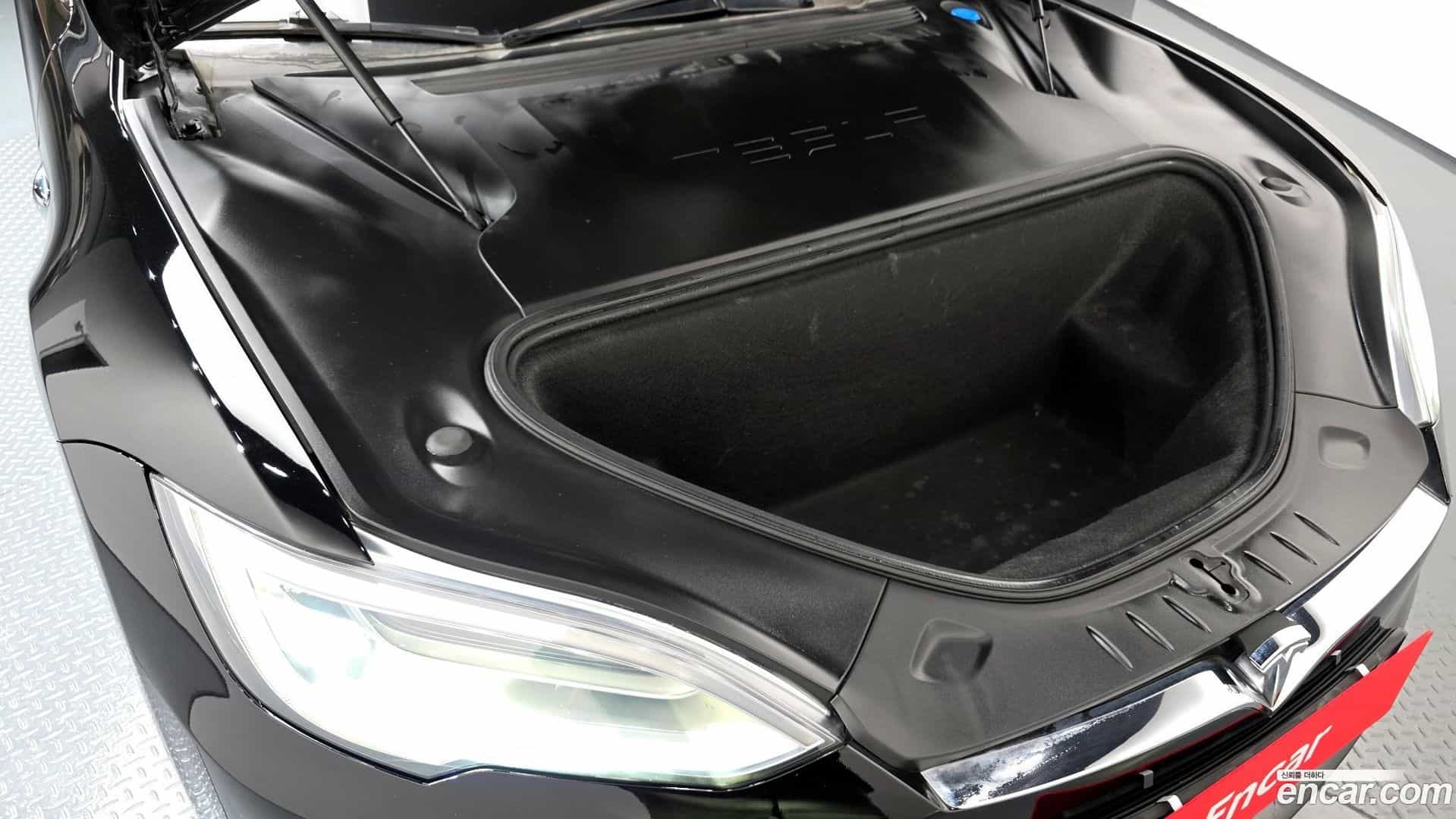 Model S Tesla 2019.4-INNER-006