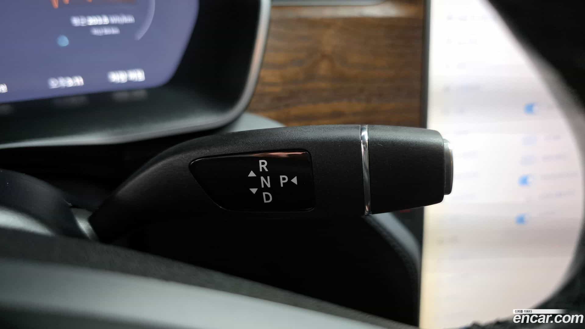 Model S Tesla 2019.4-INNER-009