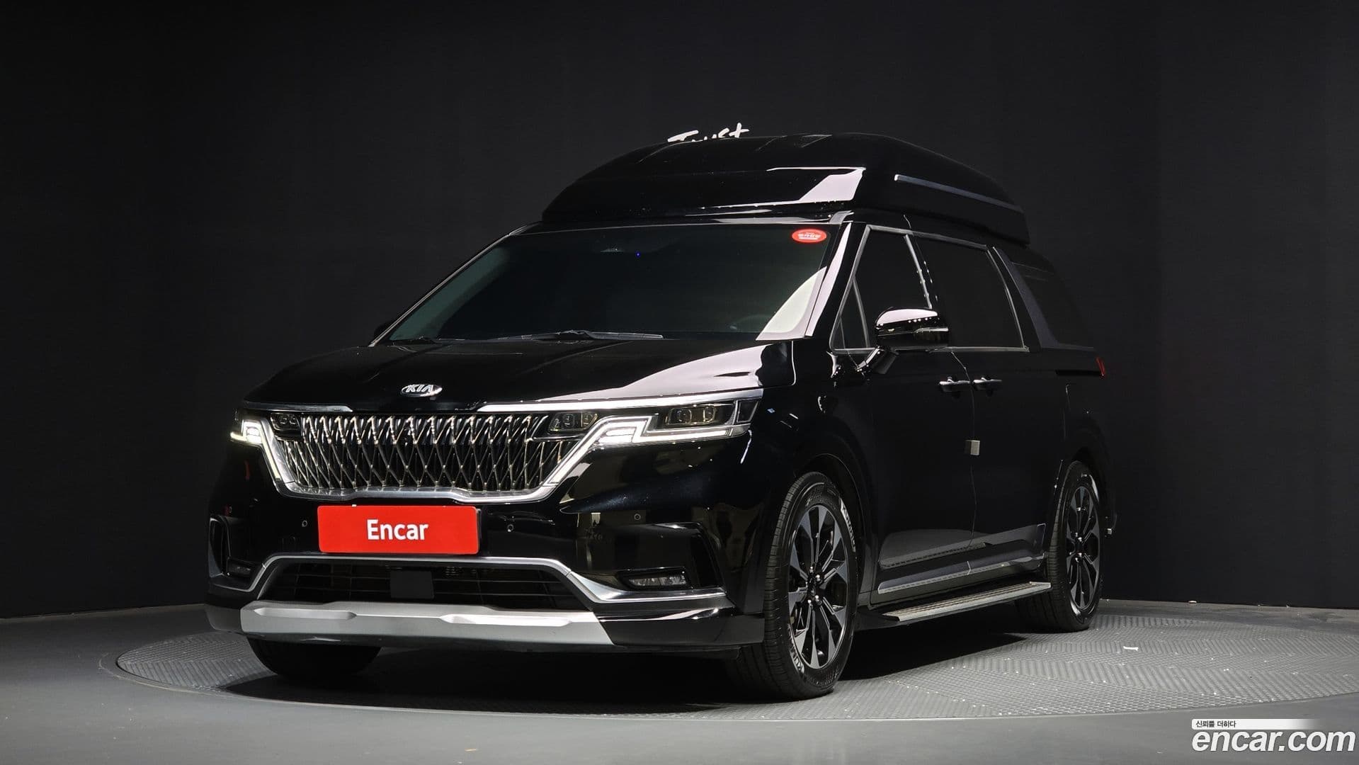Main__Slider__Photo:Canival Kia 2021.1-0