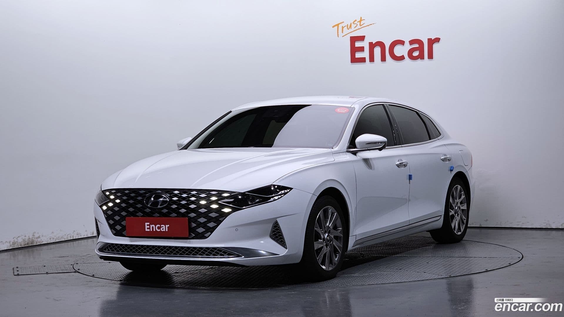 Main__Slider__Photo:Grandeur Hyundai 2020.9-0