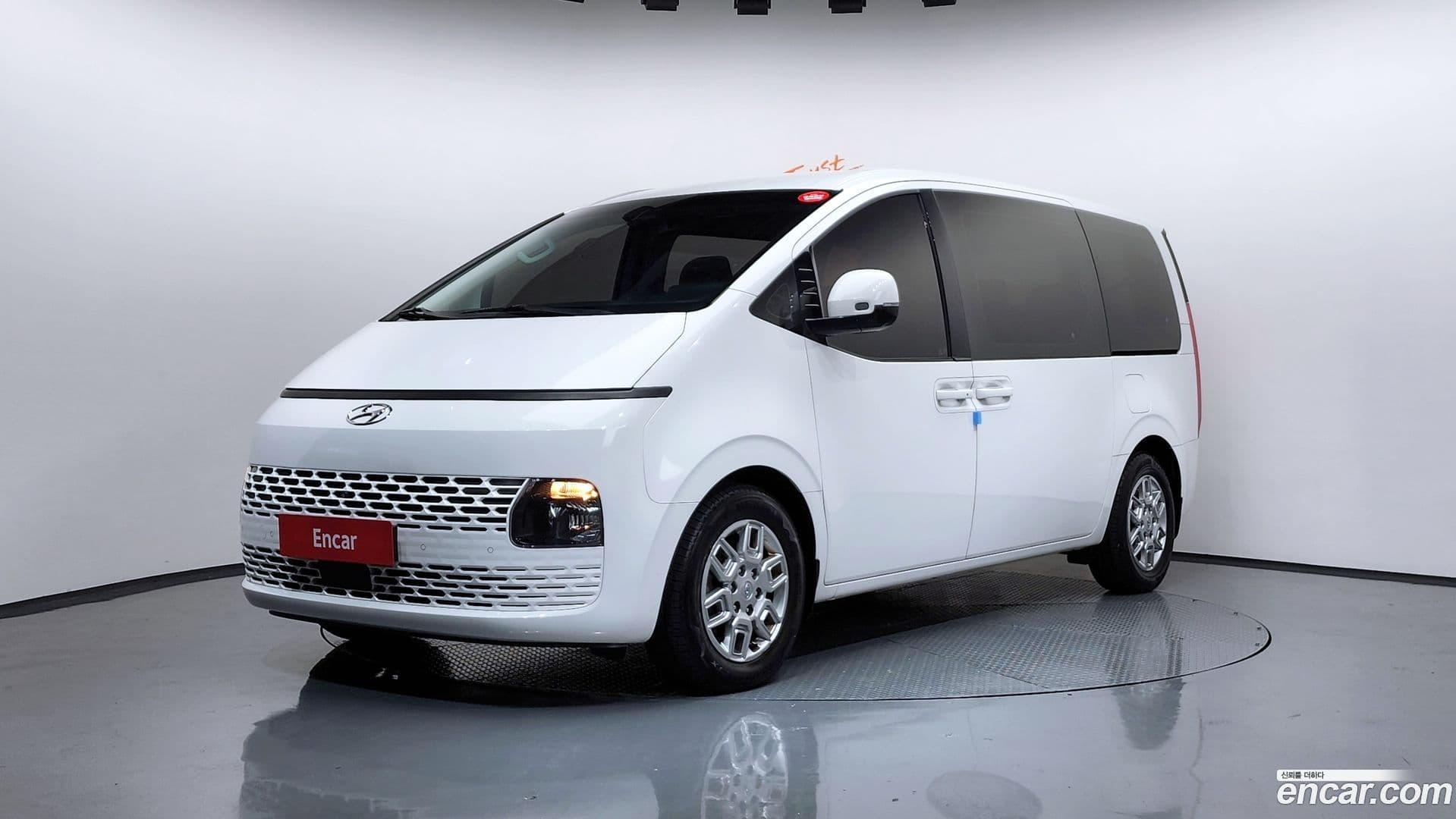 Main__Slider__Photo:Staria Hyundai 2022.9-0