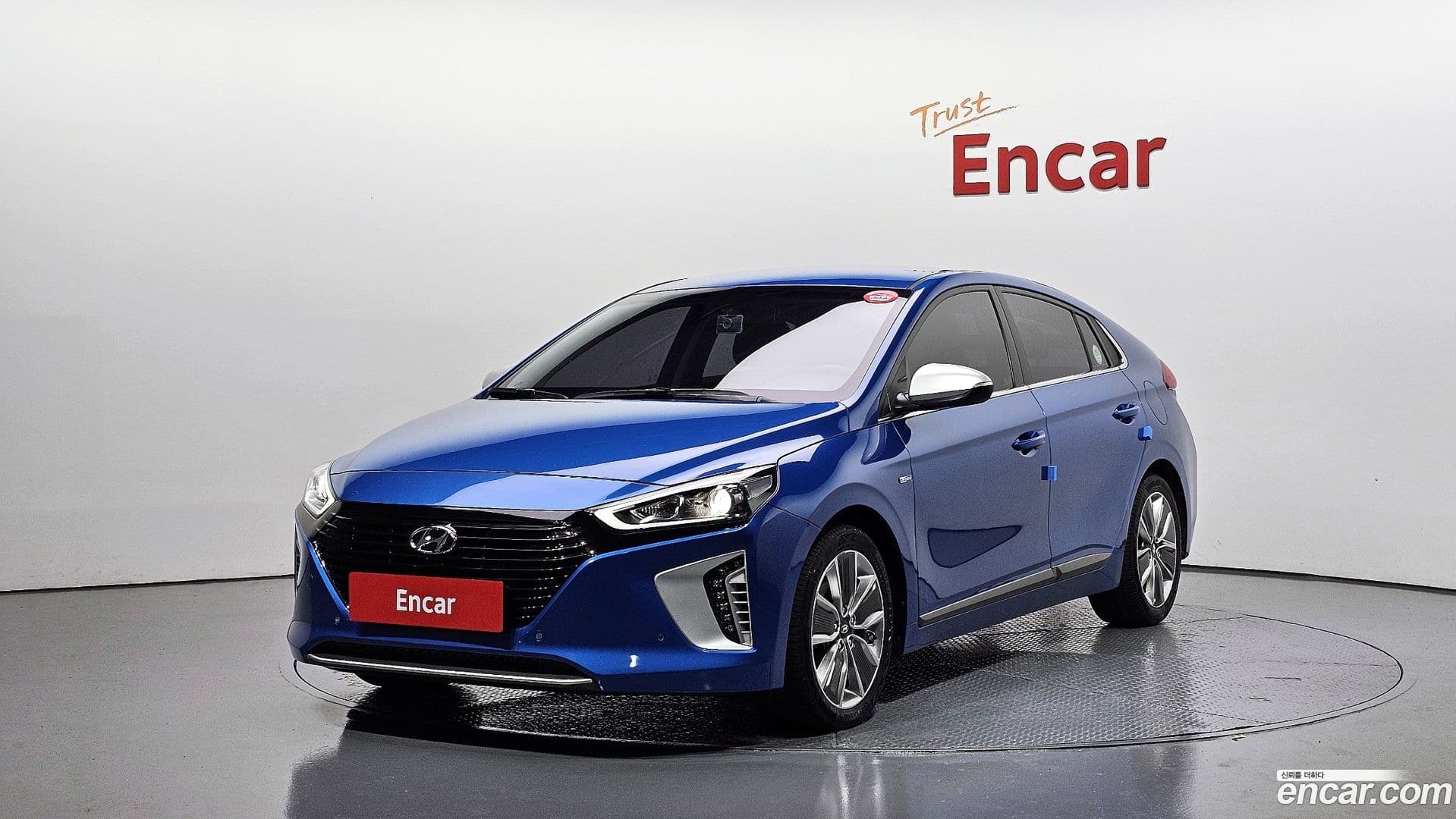Main__Slider__Photo:Ioniq Hyundai 2016.1-0