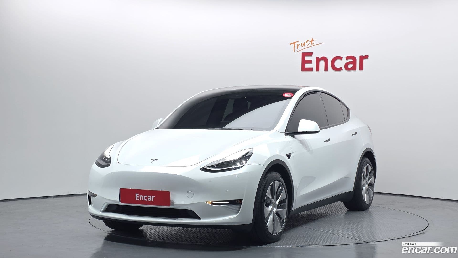 Main__Slider__Photo:Model Y Tesla 2022.11-0