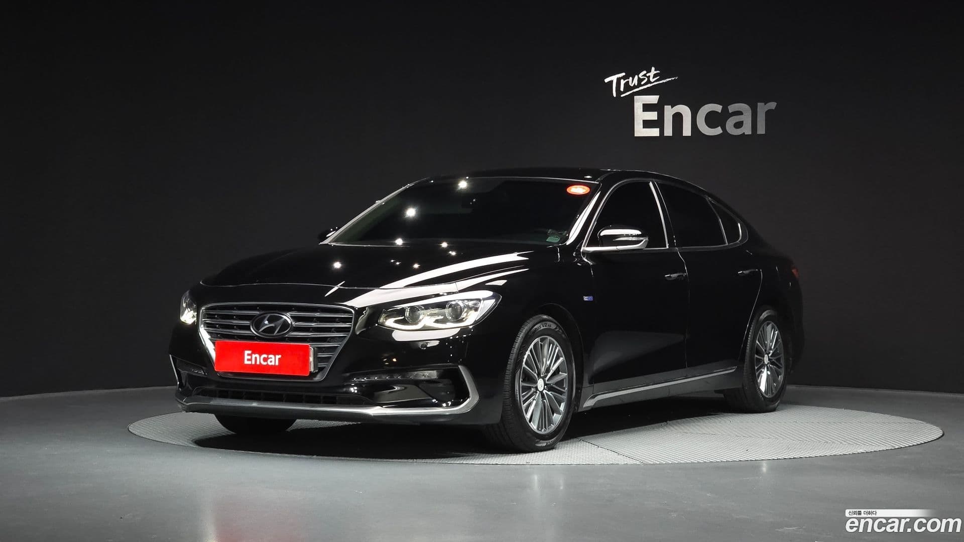 Main__Slider__Photo:Grandeur Hyundai 2017.8-0