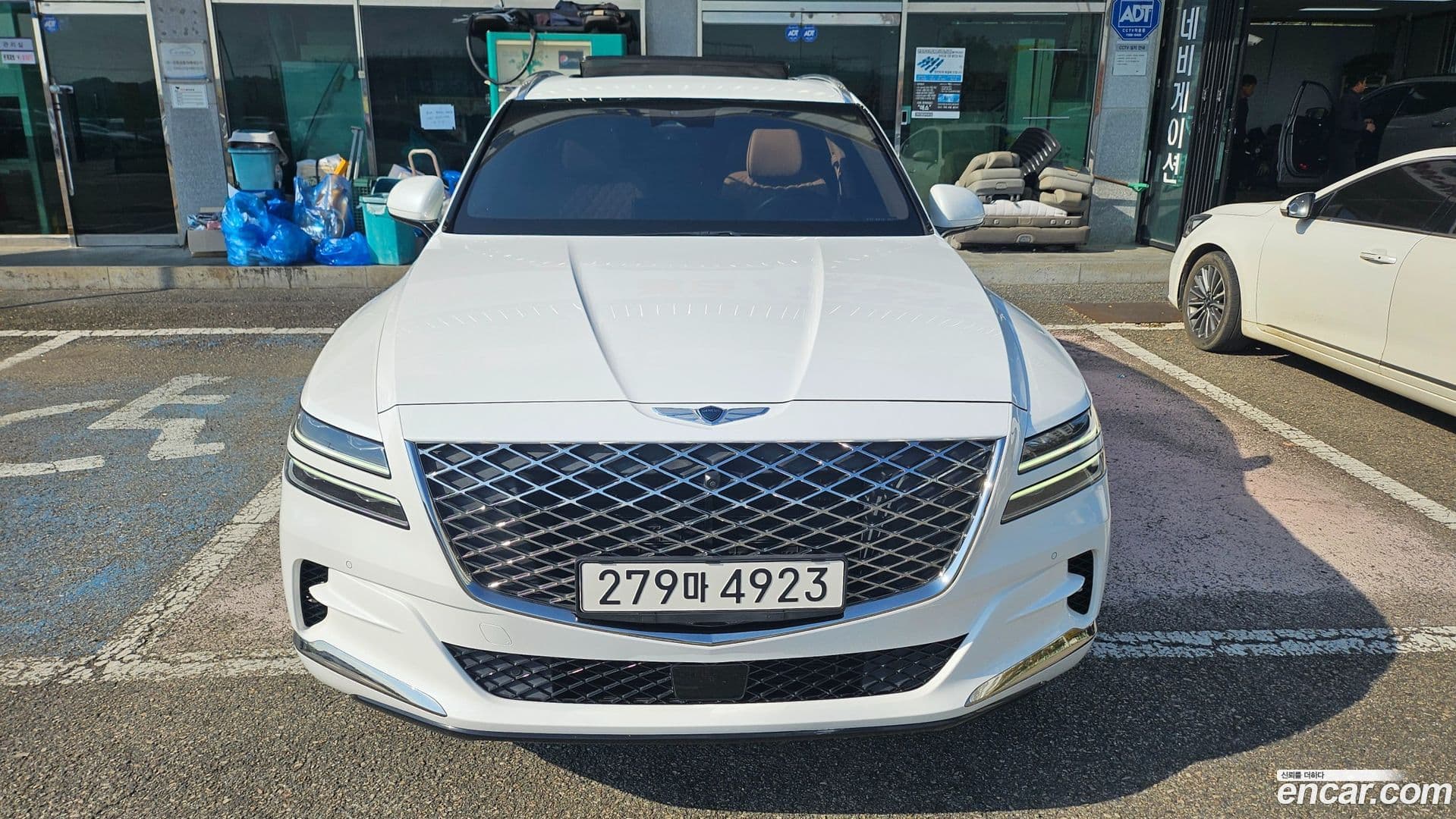 Main__Slider__Photo:GV80 Genesis 2020.10-0