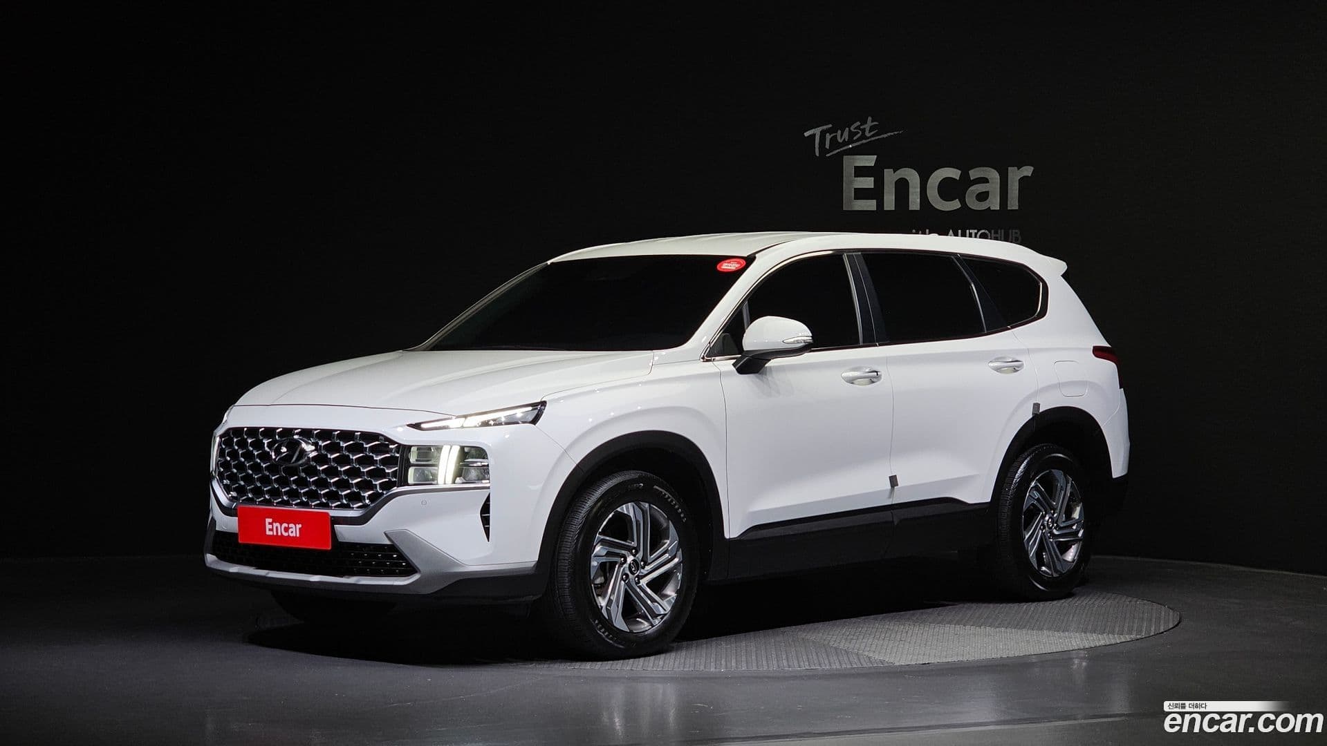 Main__Slider__Photo:Santafe Hyundai 2021.0-0