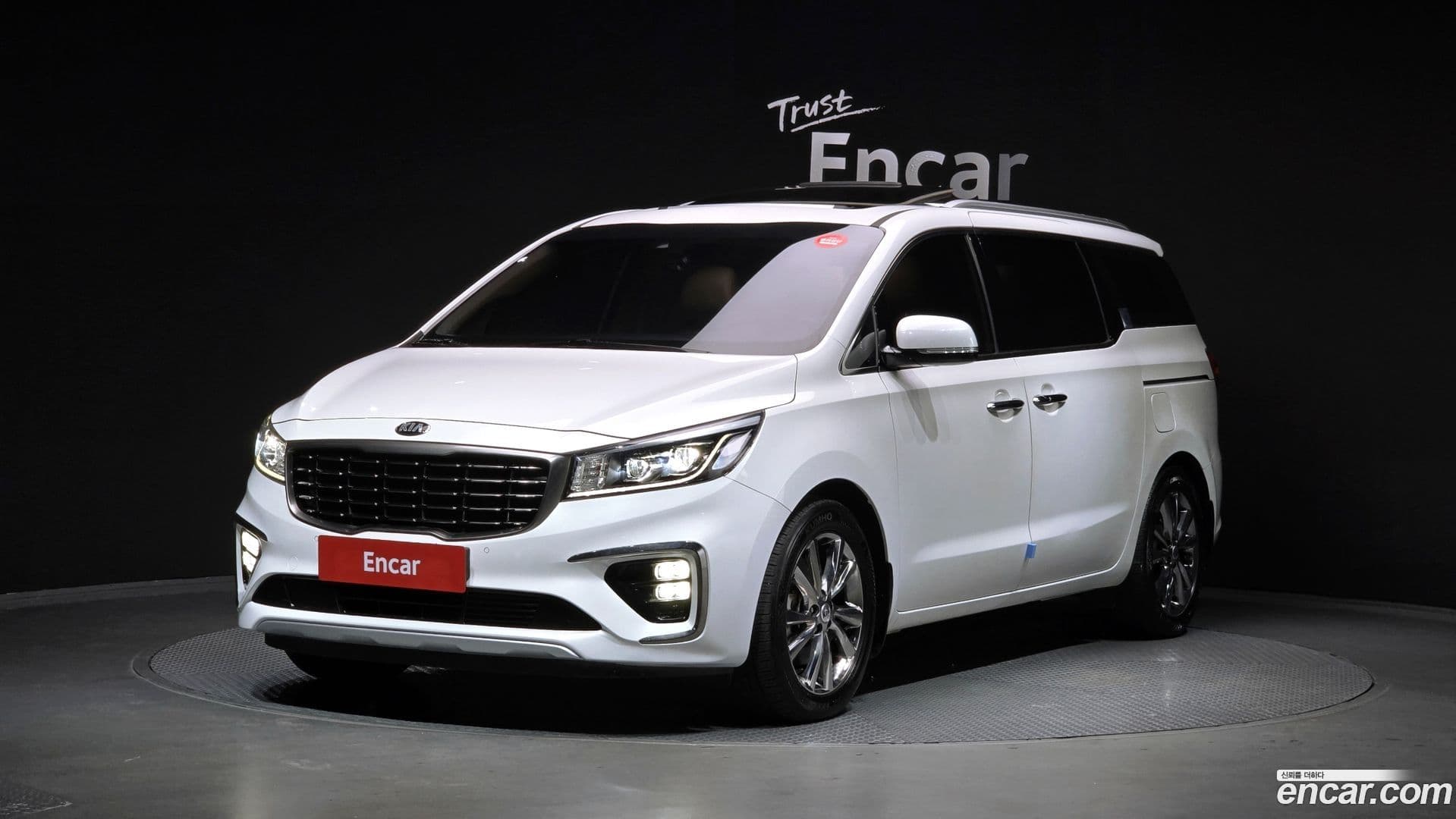 Main__Slider__Photo:Canival Kia 2018.10-0