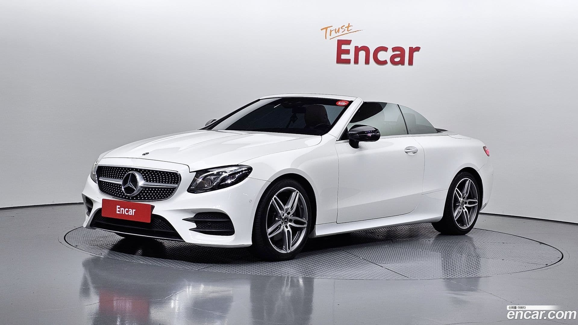 Main__Slider__Photo:E-Class Mercedes-Benz 2018.10-0