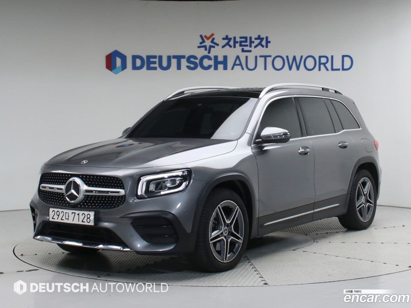 Main__Slider__Photo:GLB-Class Mercedes-Benz 2021.7-0